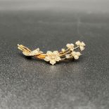9ct yellow gold pearl brooch