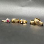 mixed lot of 9ct gold jewellery