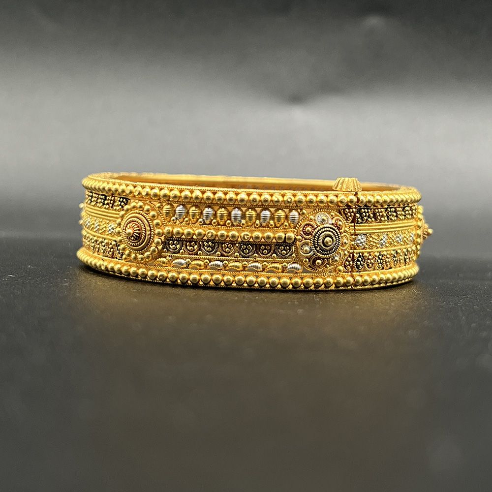 May Auction 2023 - Jewellery, watches, collectables and more