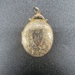 9ct yellow gold decorative antique locket