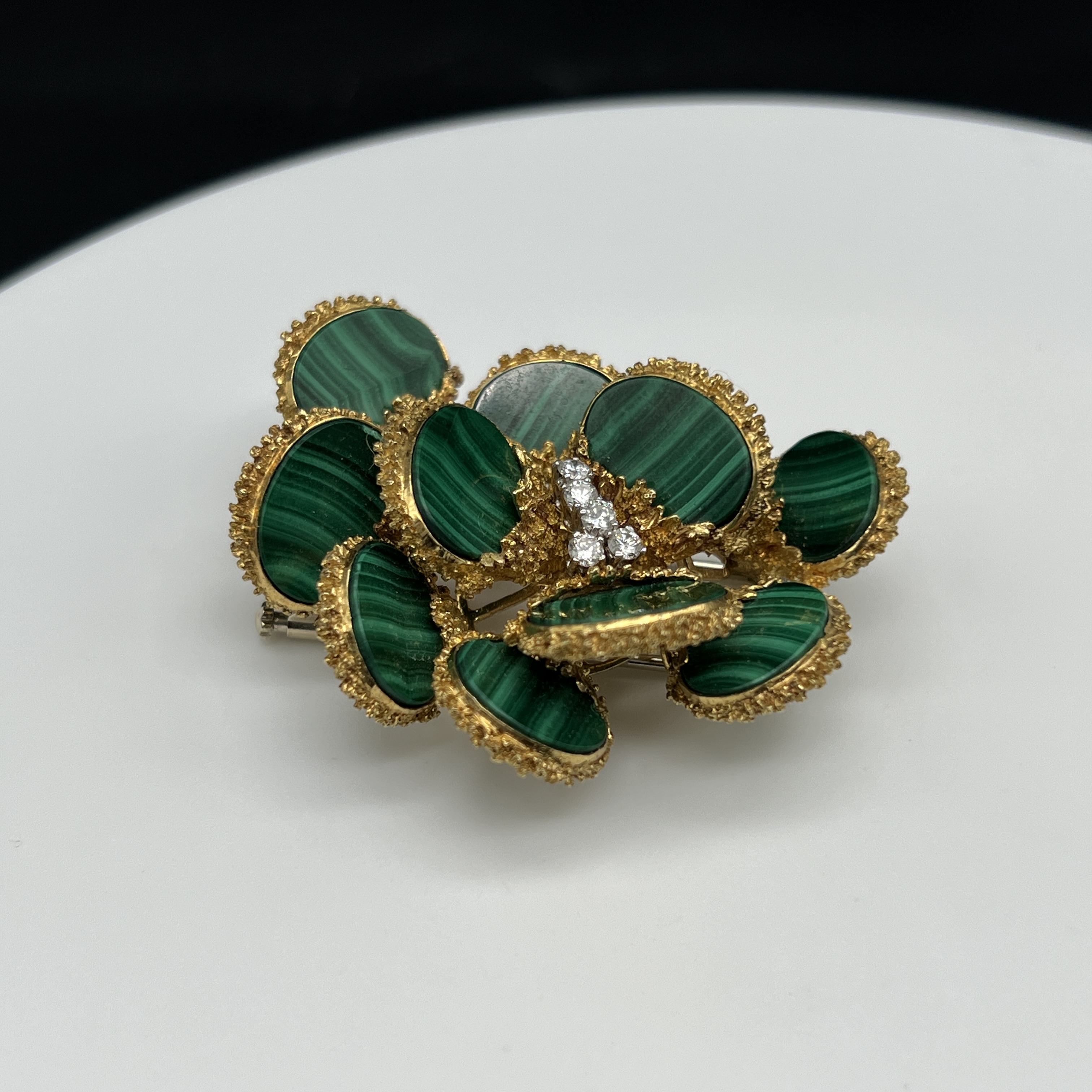 18ct yellow gold malachite brooch