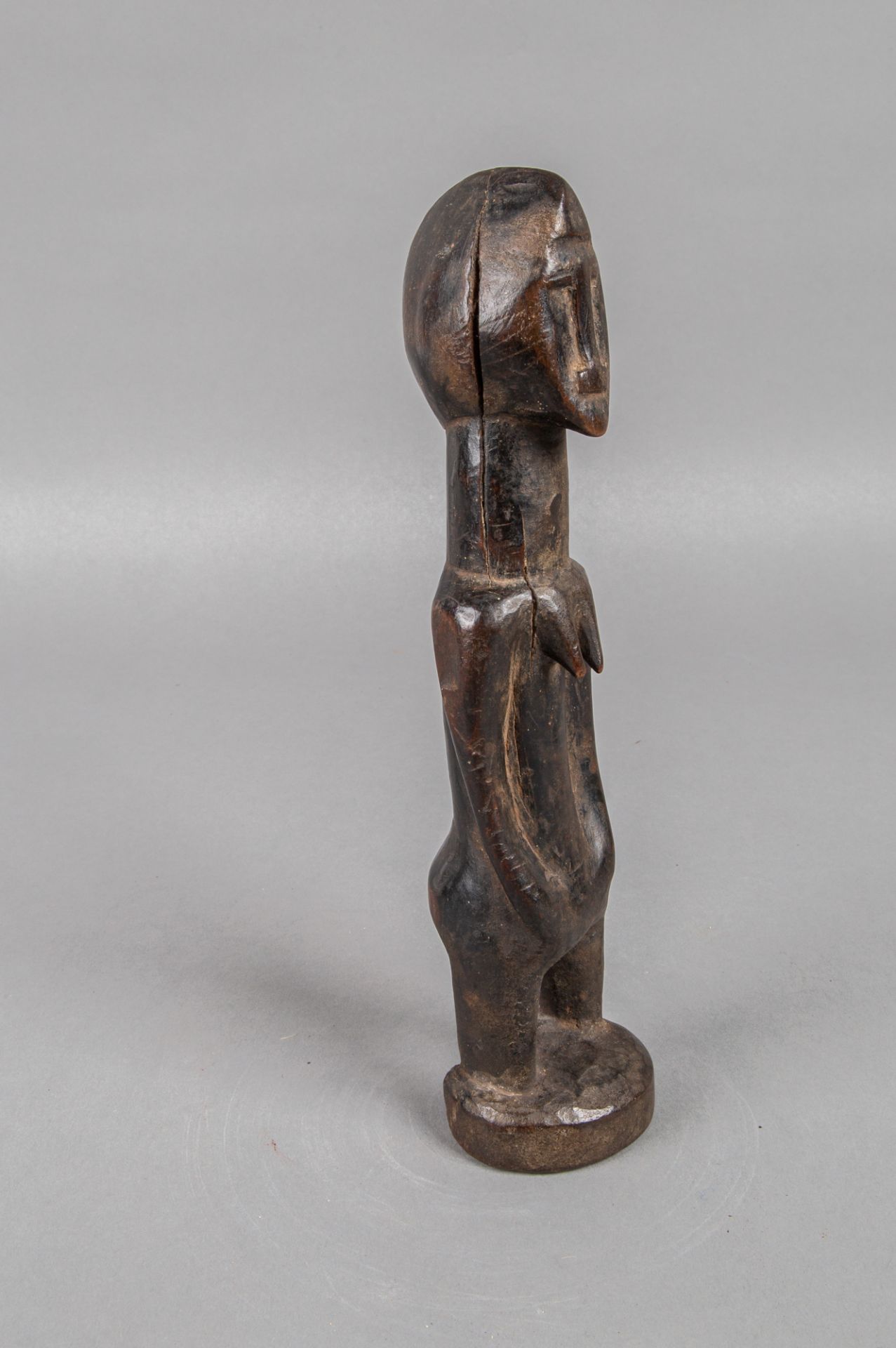 Stehende weibliche Figur, Holz. Dogon, Mali. - Image 2 of 4