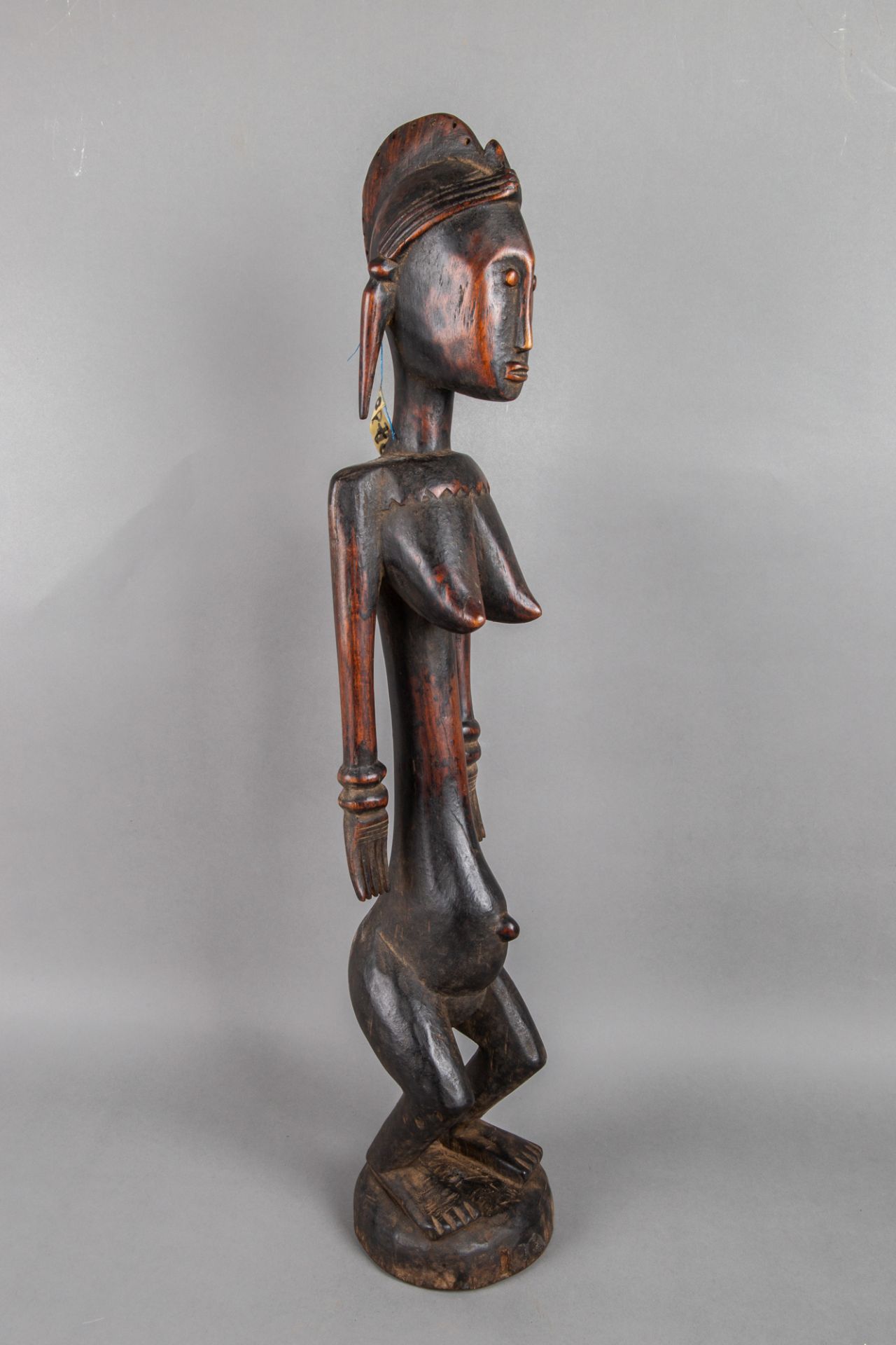 Stehende weibliche Figur 'jo nyeleni', Holz, Bamana, Mali - Bild 2 aus 4