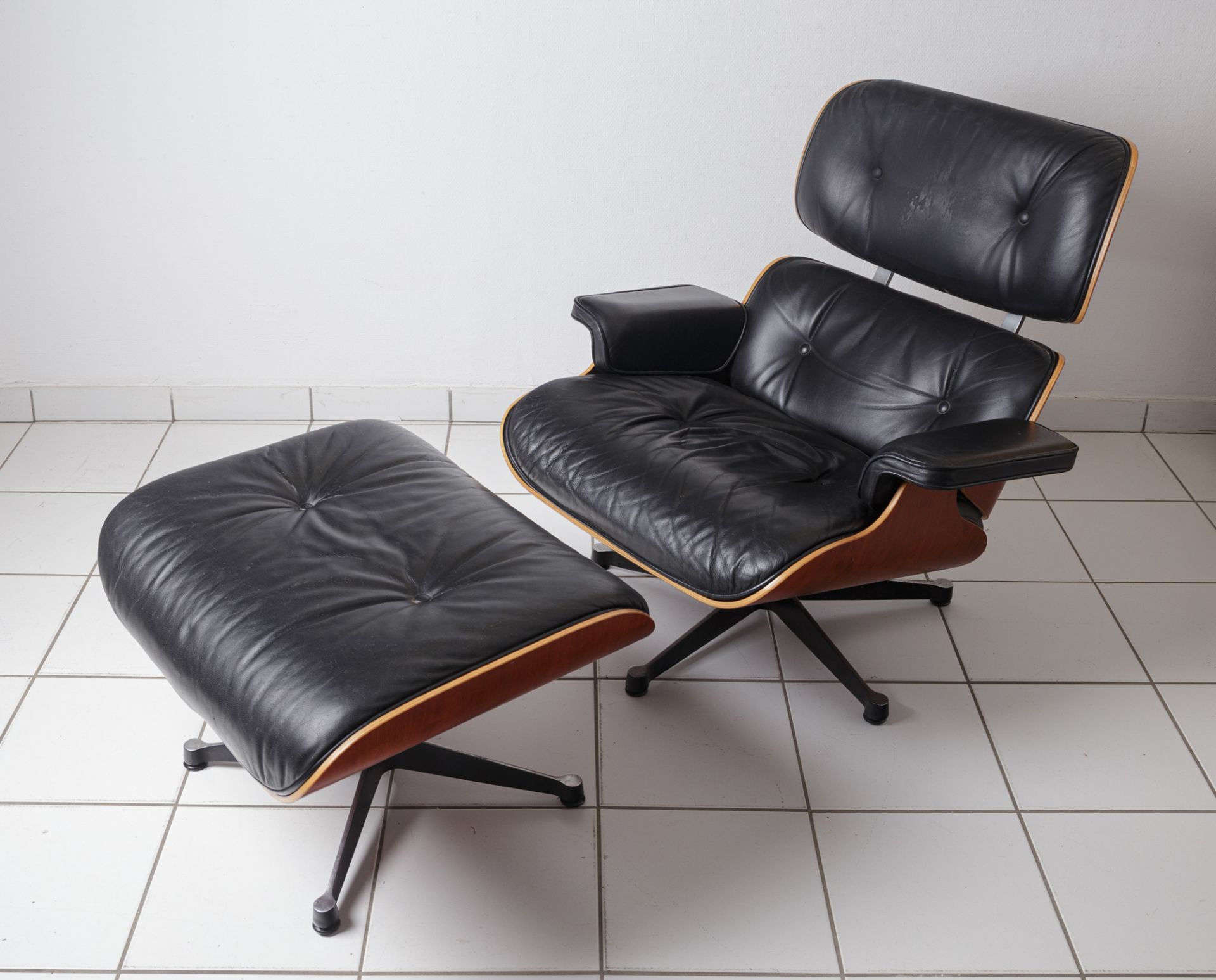 Eames, Lounge-Chair und Ottomane, Modell 670 u. 671
