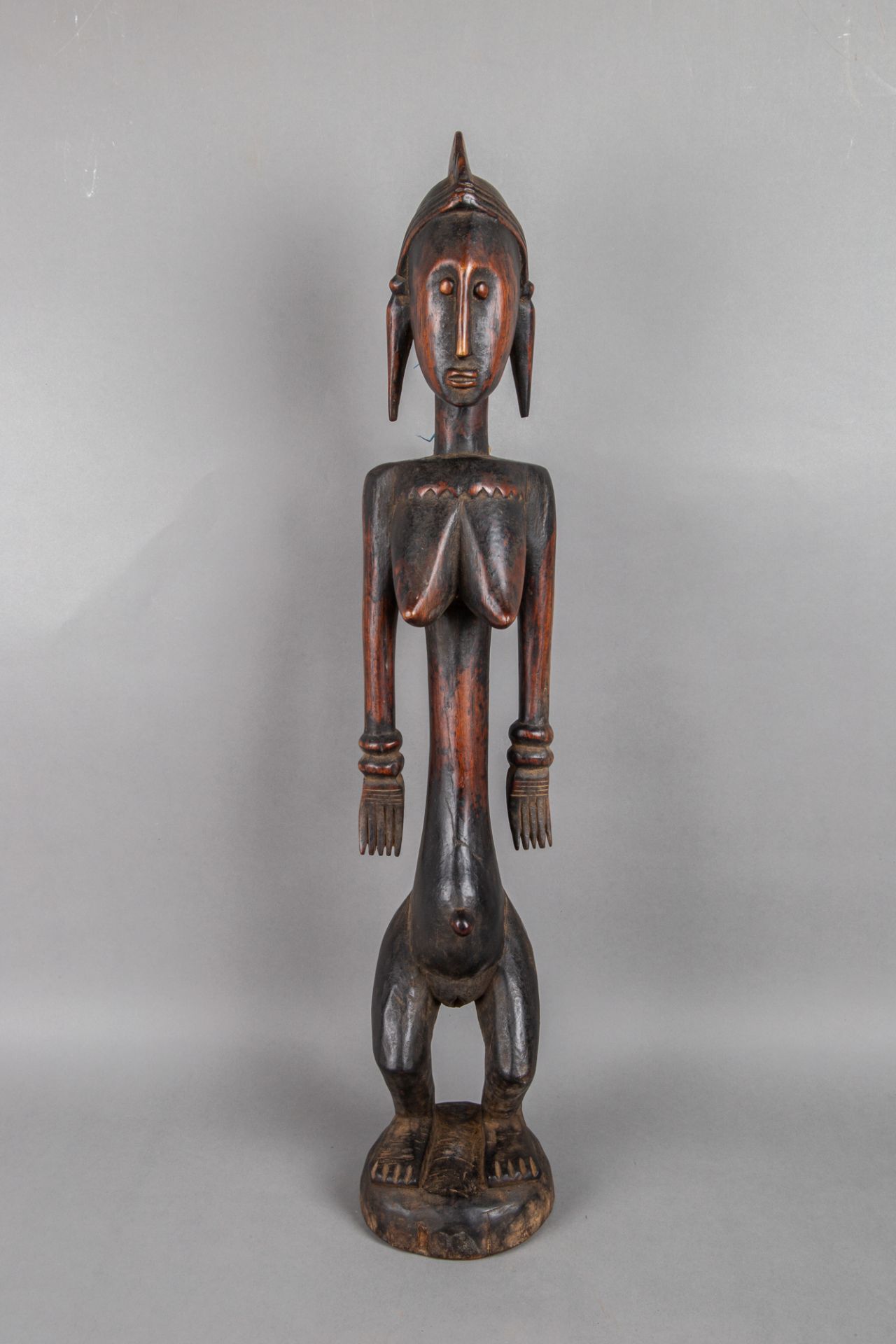 Stehende weibliche Figur 'jo nyeleni', Holz, Bamana, Mali