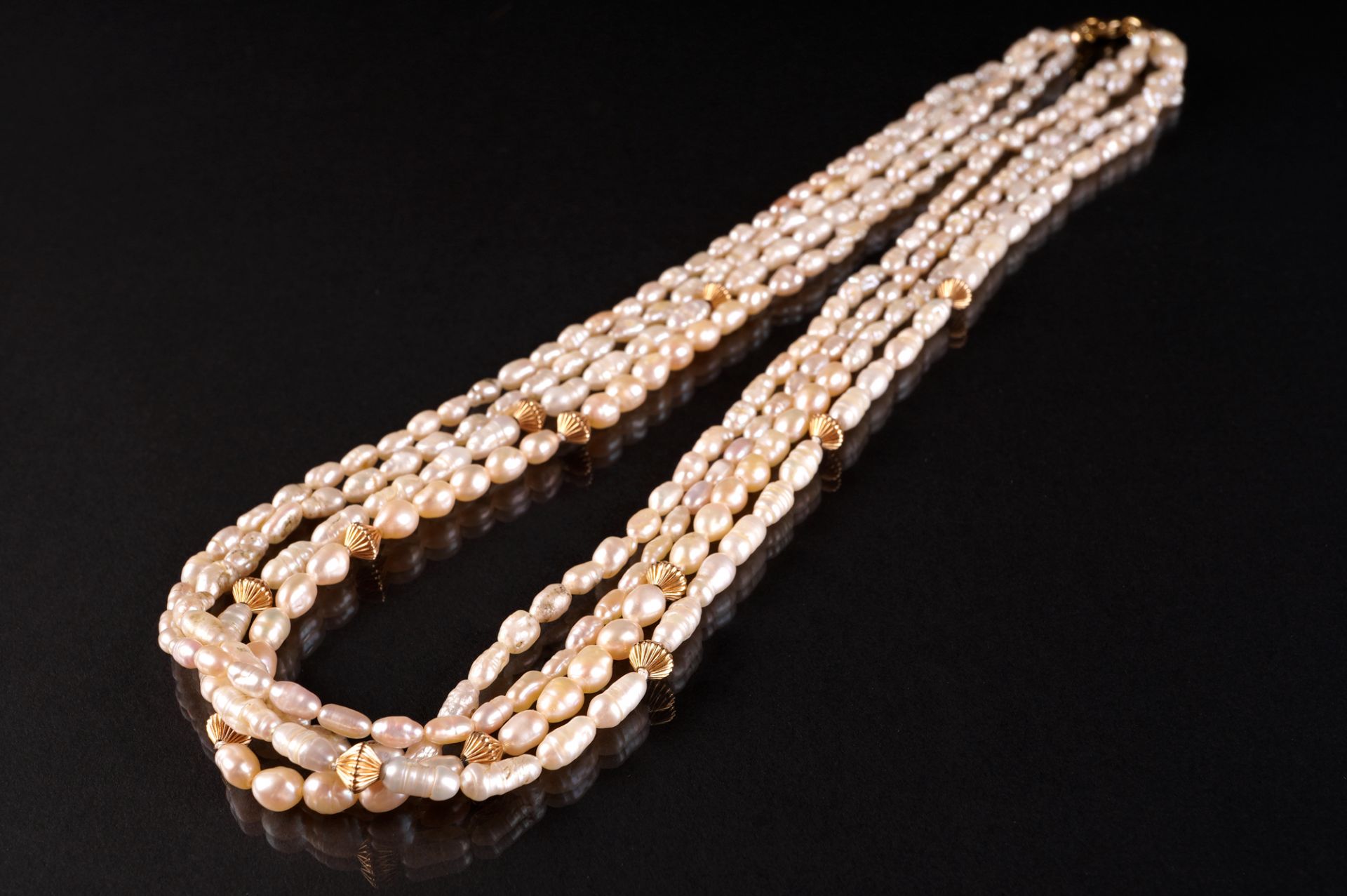 Vierreihige Biwa-Perlenkette, Verschluss GG 585 - Image 3 of 6