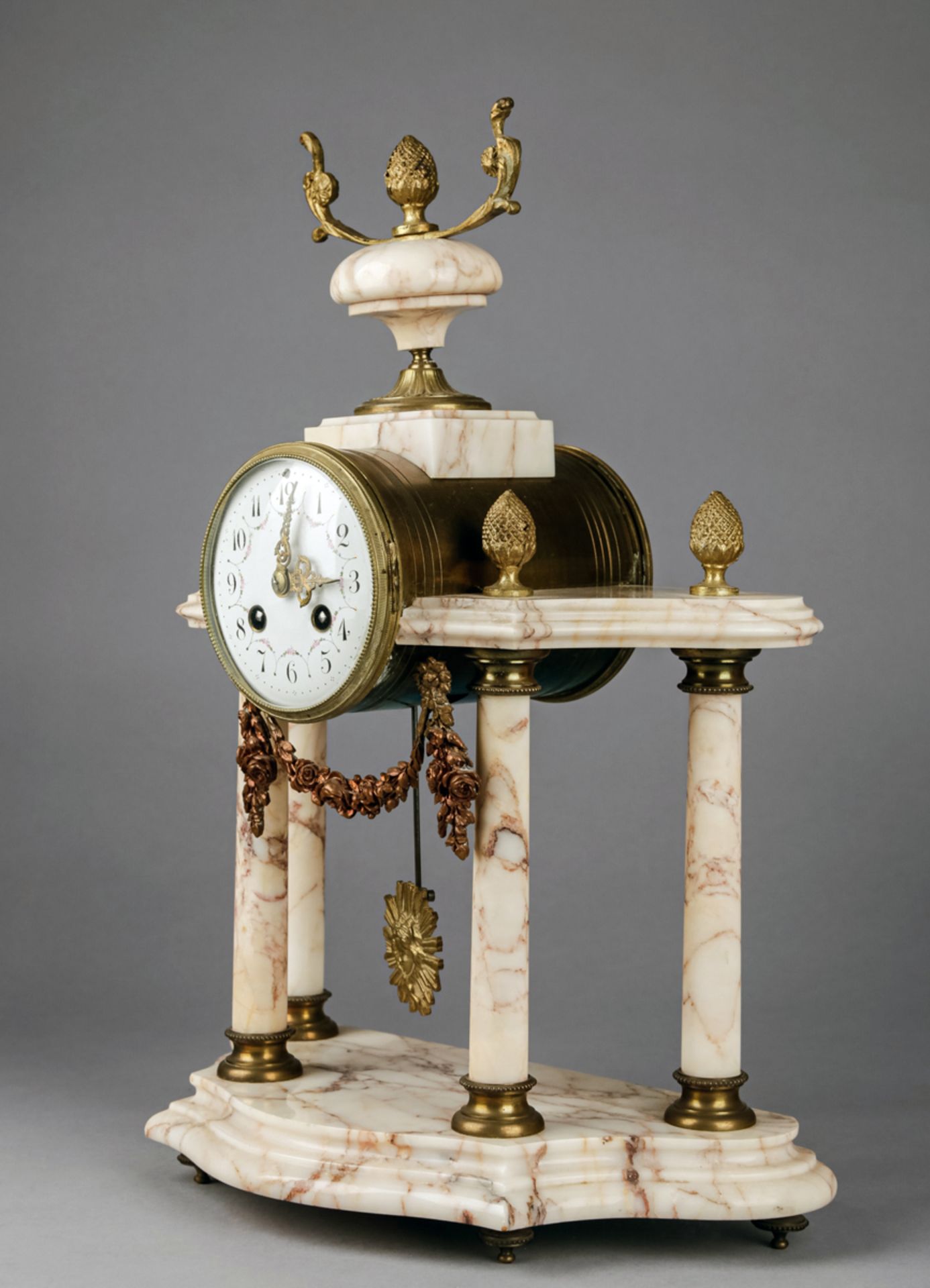 Uhrengarnitur-Pendule mit Ziervasen, Frankreich, um 1900, Werk gemarkt H & C Paris - Bild 3 aus 7