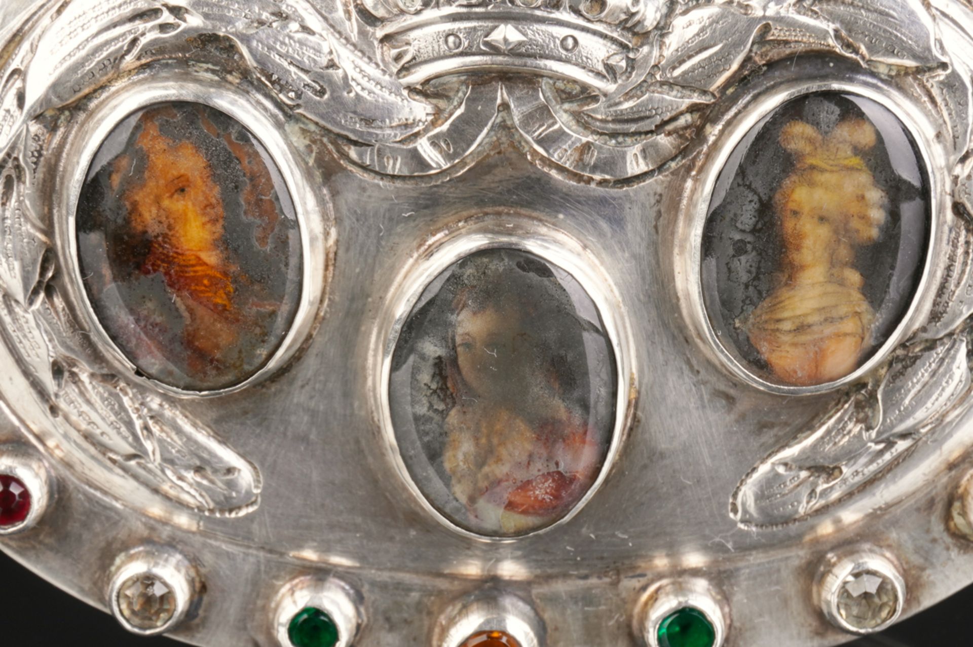 Deckeldose, im Stil von Fabergé, wohl 2. H. 19. Jh. - Bild 7 aus 8