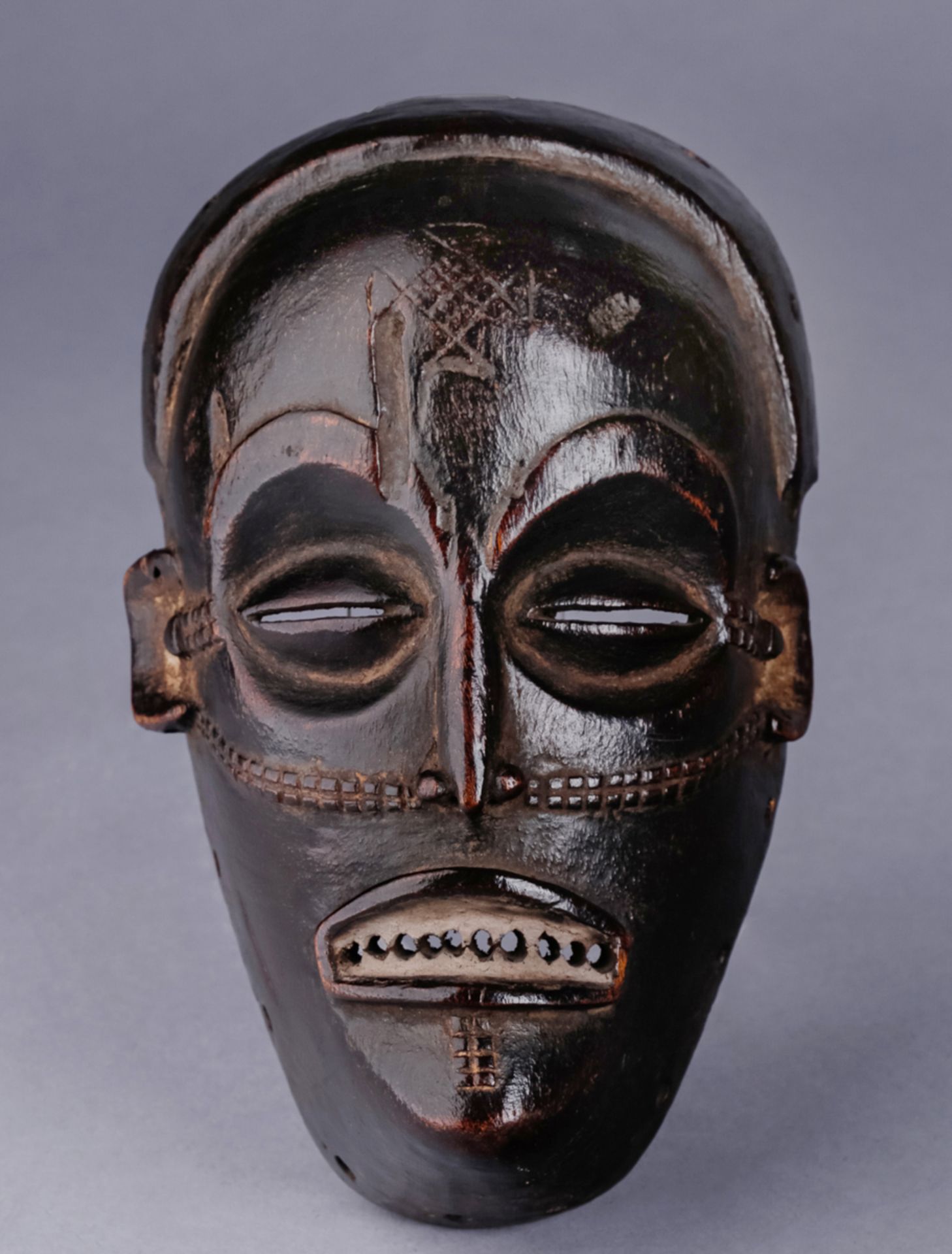 'Mwana Pwo'- Maske (junge Frau), Volk der Chokwe, D.R. Kongo bzw. Angola