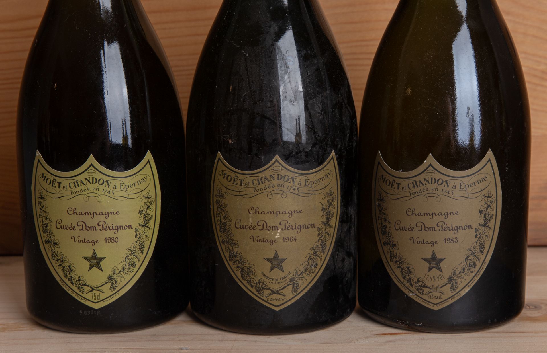 3 Flaschen Champagner Moét et Chandon à Epernay Cuvée Dom Pérignon 1964, 1980 und 1983 - Image 2 of 3