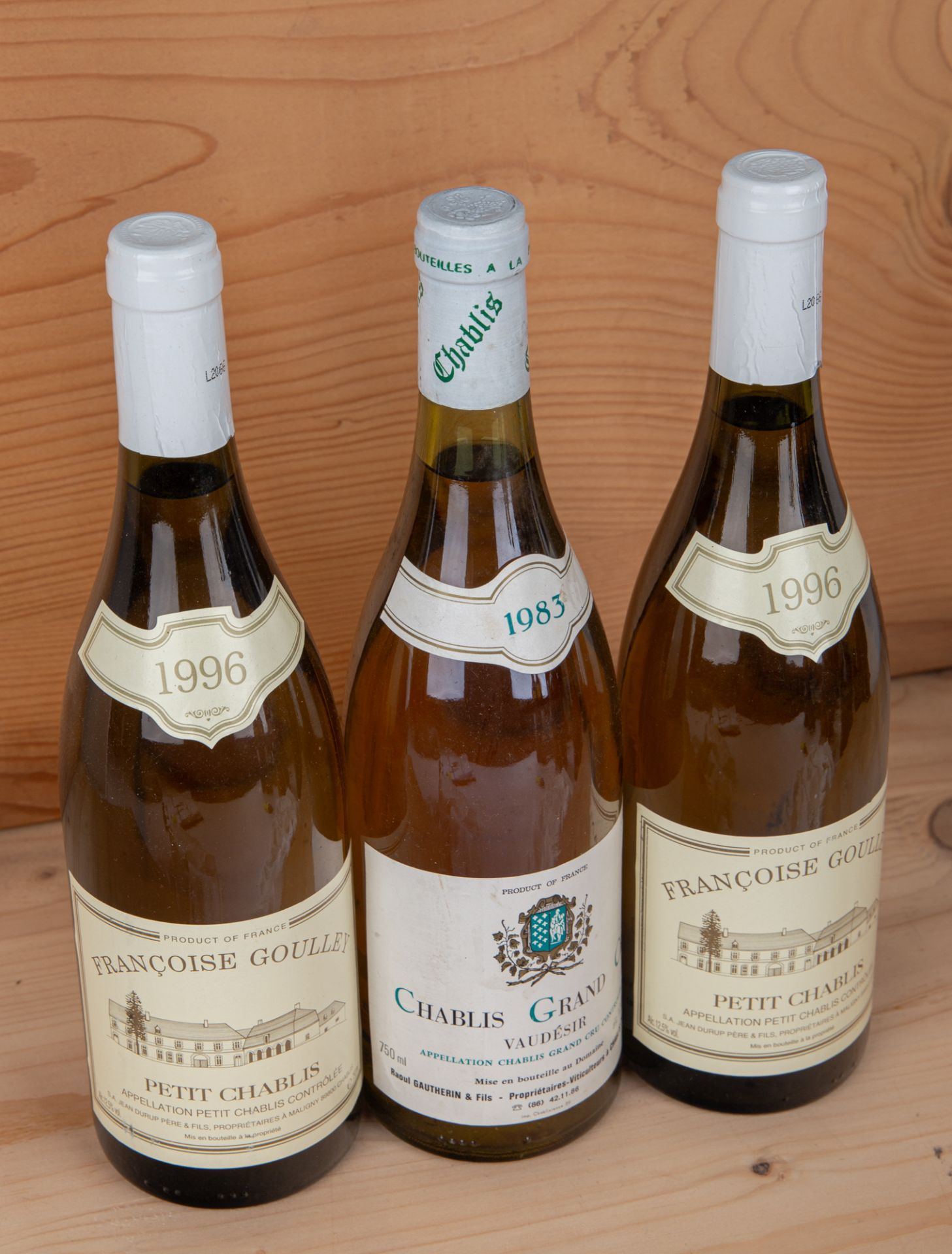 3 Flaschen: 2 x Francoise Goulley Petit Chablis 1996, 1 x Chablis, Grand Cru Vaudésir 1983 - Image 3 of 3