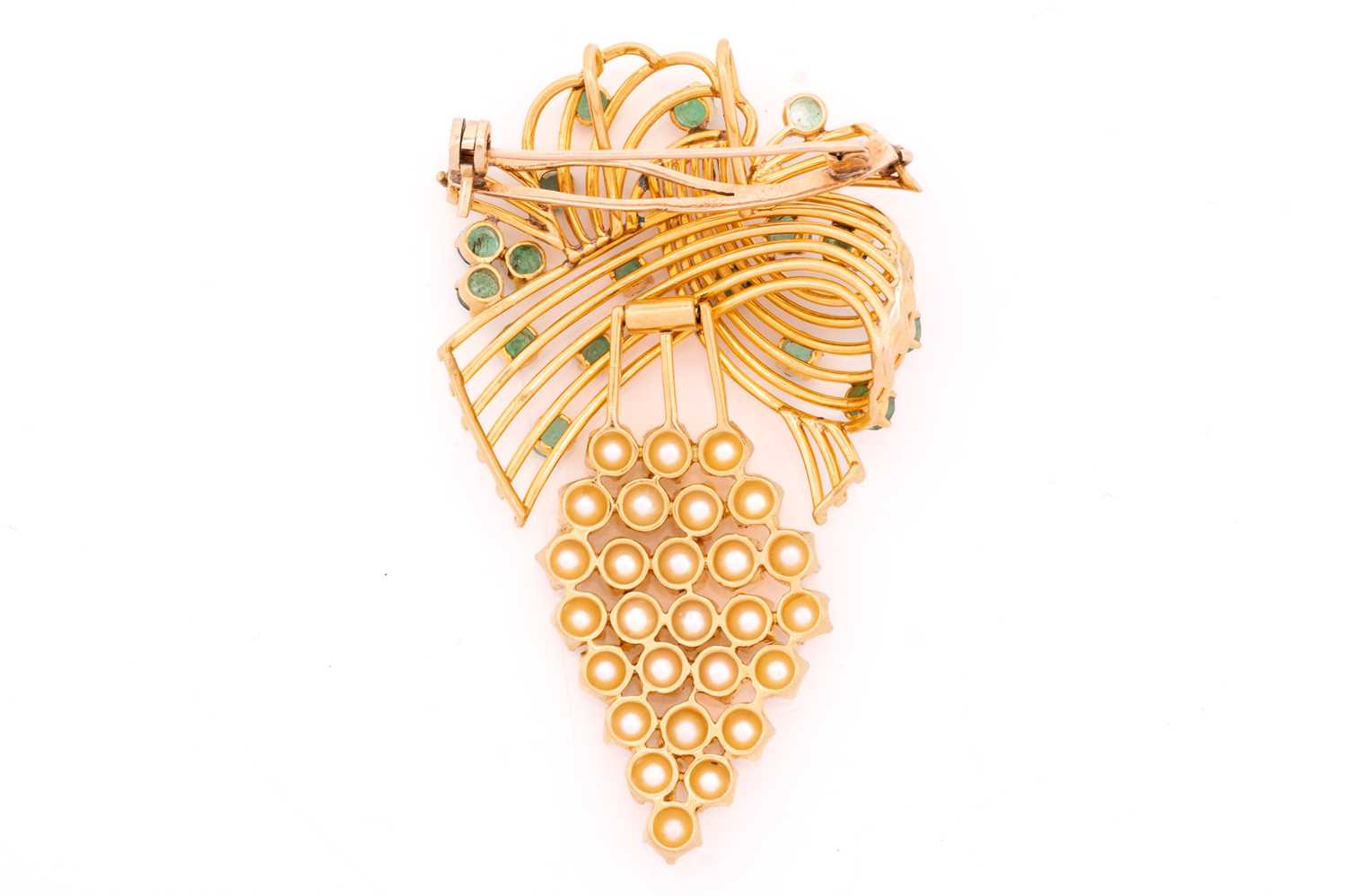 An emerald and pearl pendant brooch, of bow and grape design; the wirework bow-shaped surmount - Image 3 of 8