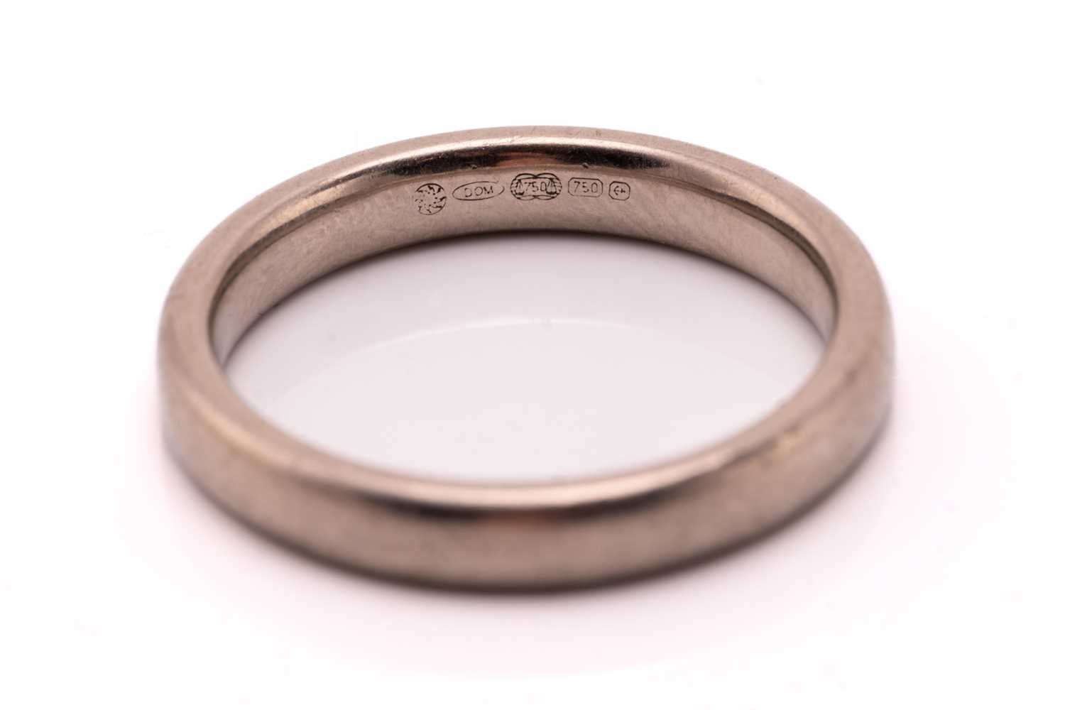 Two wedding bands in 18ct white gold; the first one is constructed with a plain court-profile - Image 3 of 3