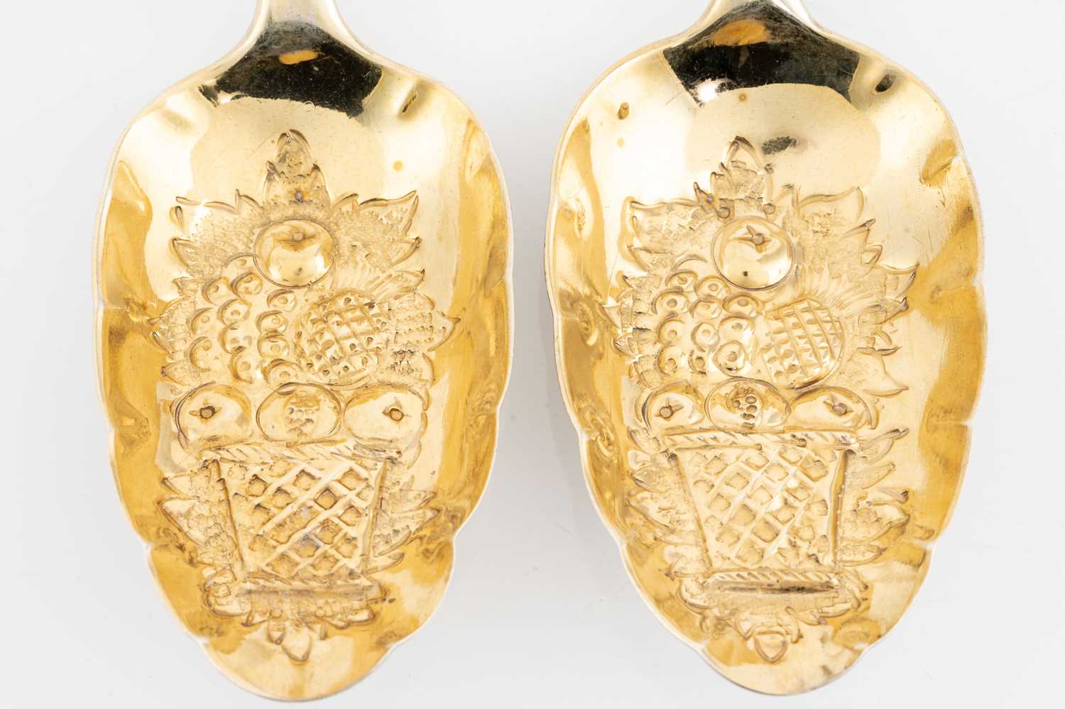 A pair of George III Exeter silver Old English berry spoons, Exeter 1811 by Joseph Hicks and other - Image 7 of 15