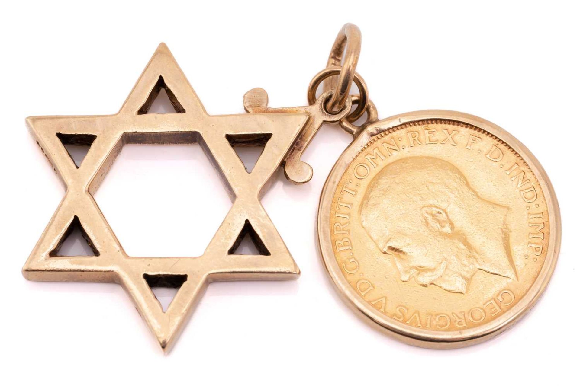 A 9ct gold Star of David pendant, 3cm in diameter; together with a 1918 sovereign in mobile 9 - Image 2 of 3
