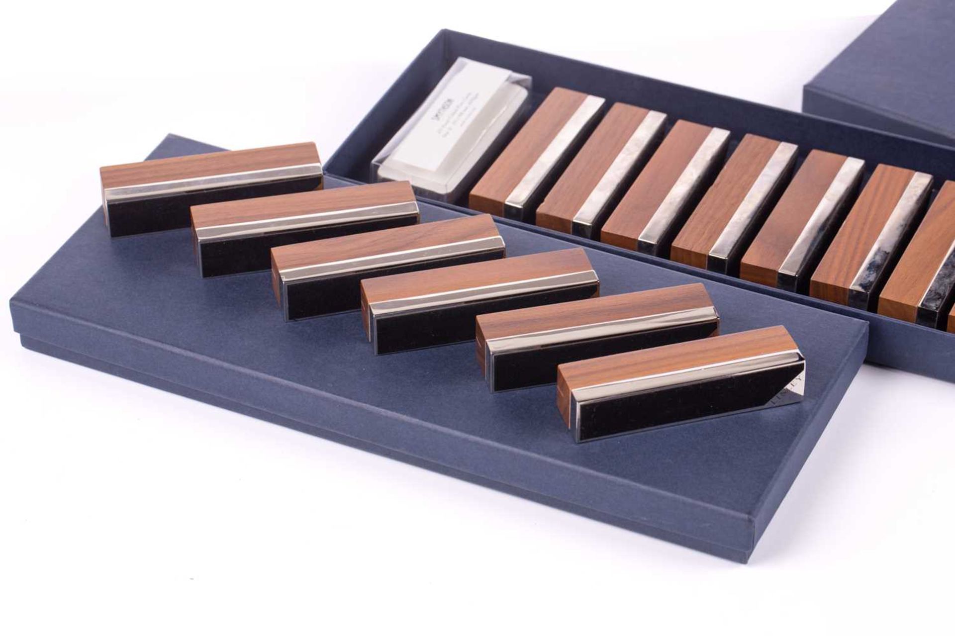 David Linley: two boxed sets of eight English walnut and silver plated rectangular name place stands - Image 3 of 9