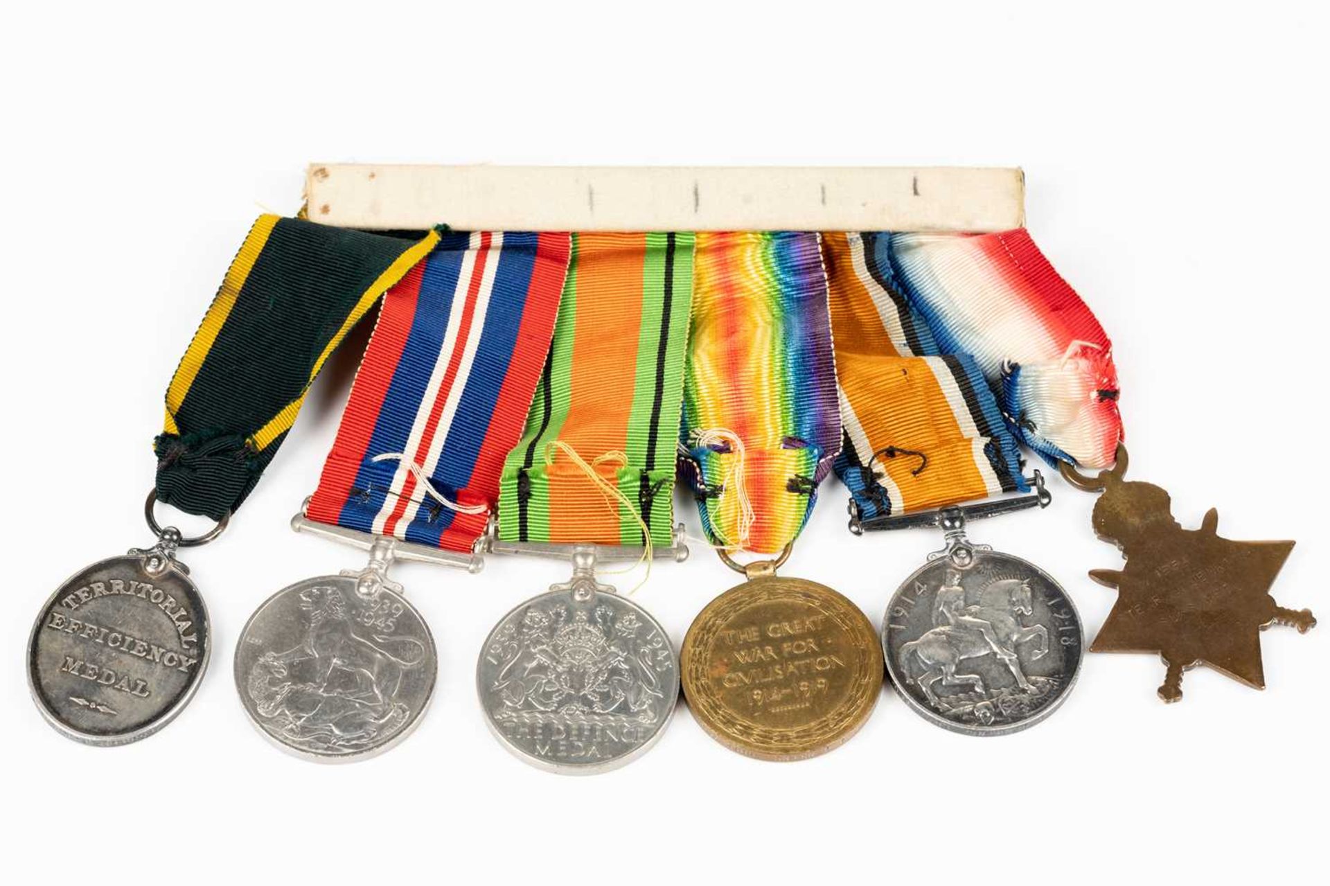 A WWI and WWII medal group, comprising a 1914-15 Star, a WW1 Campaign and a Victory medal, each - Image 3 of 7