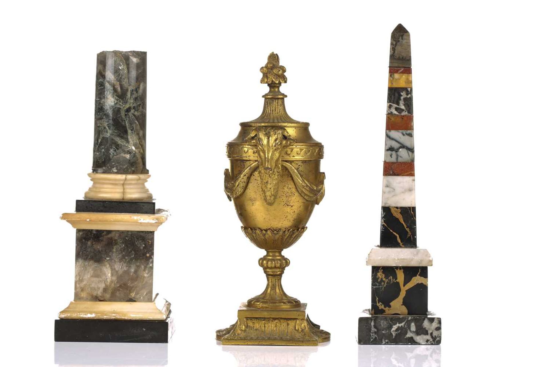 A collection of small grand tour items including a late grand tour cast bronze model of an ancient - Bild 4 aus 30