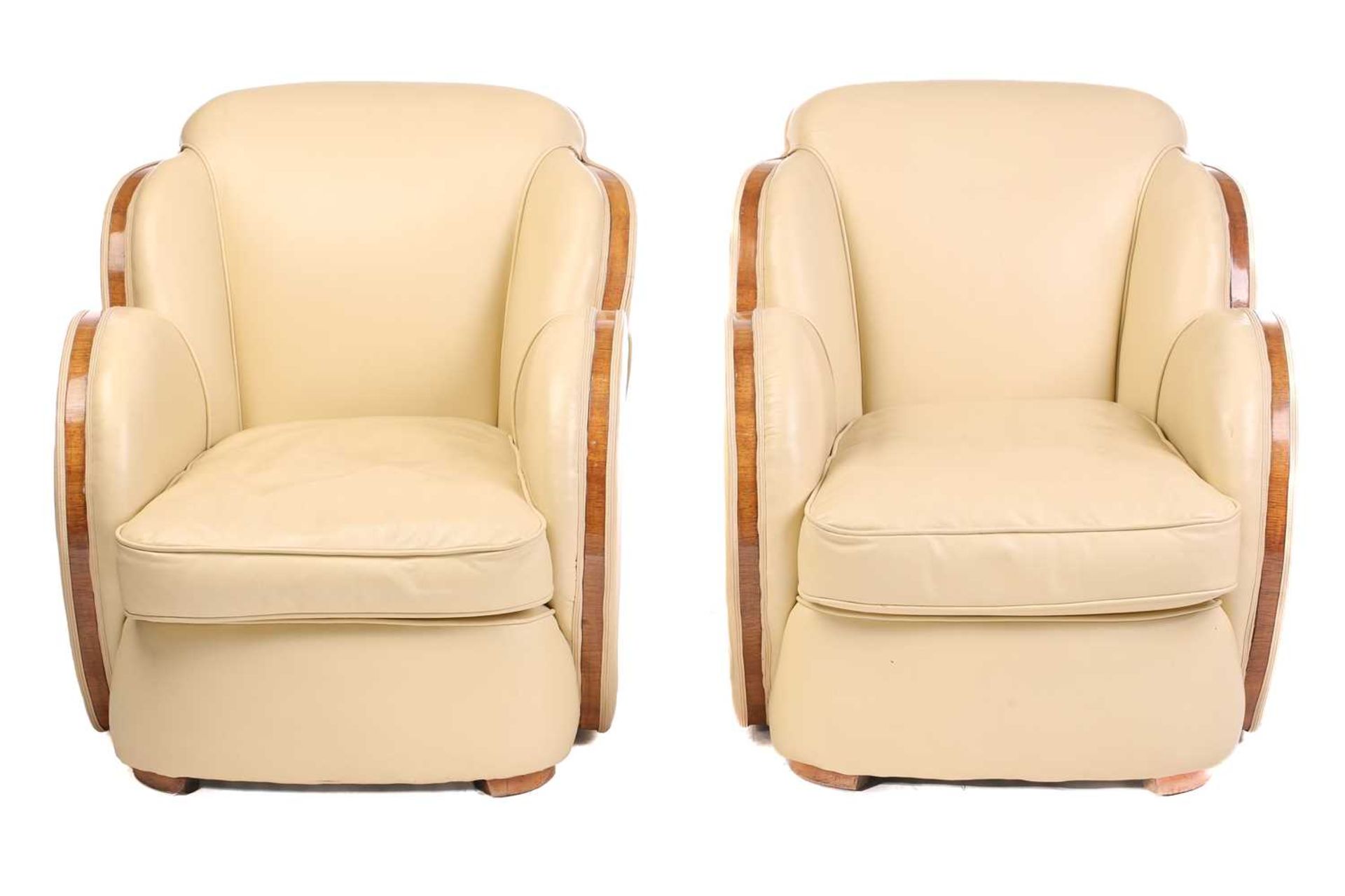 A good quality Art Deco style 'Odeonesque' design ivory hide upholstered Cloud Back three-piece - Image 11 of 16