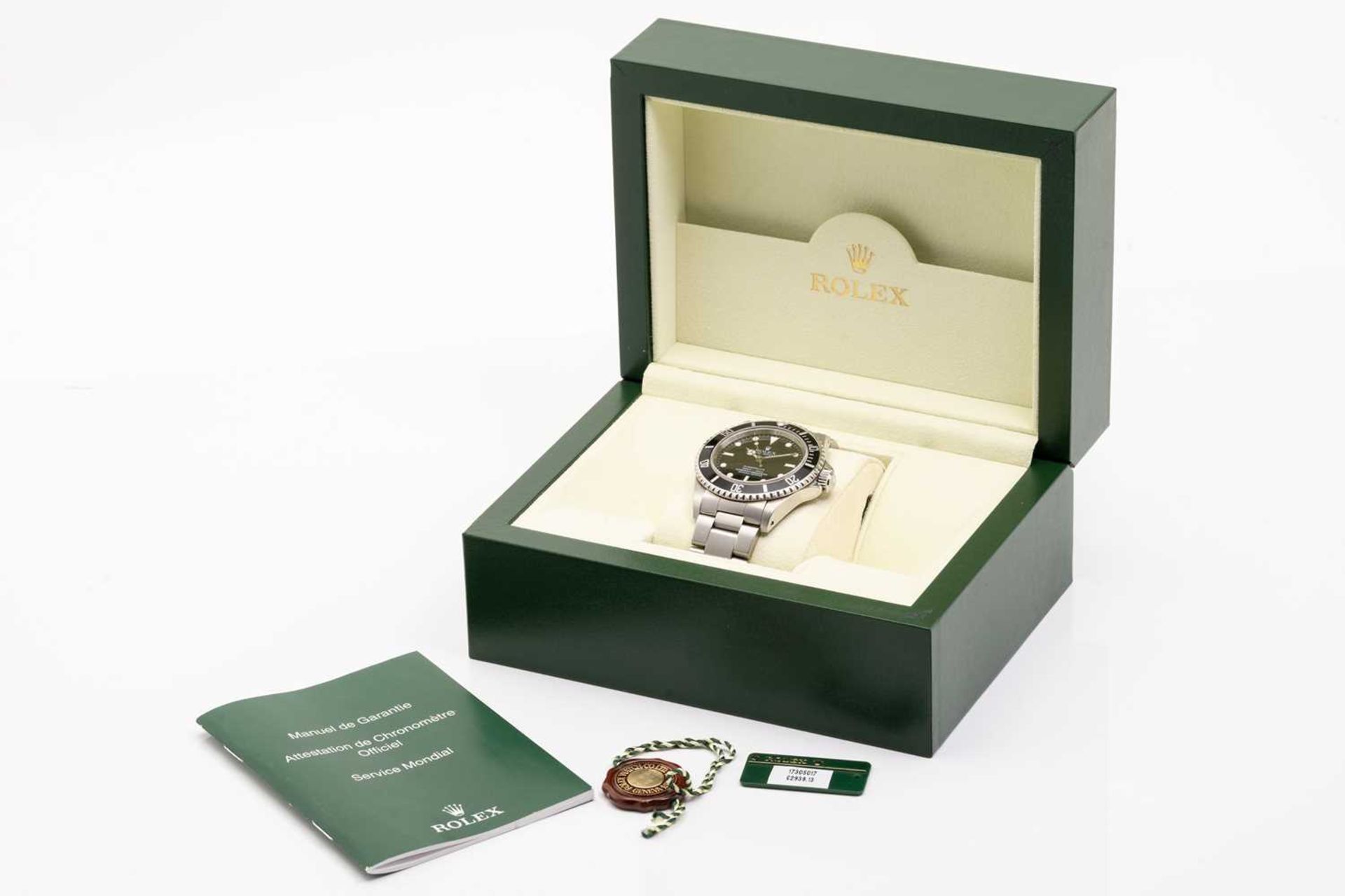 A Rolex Submariner ref. 14060M featuring an automatic Swiss-made movement in a steel case - Image 15 of 15