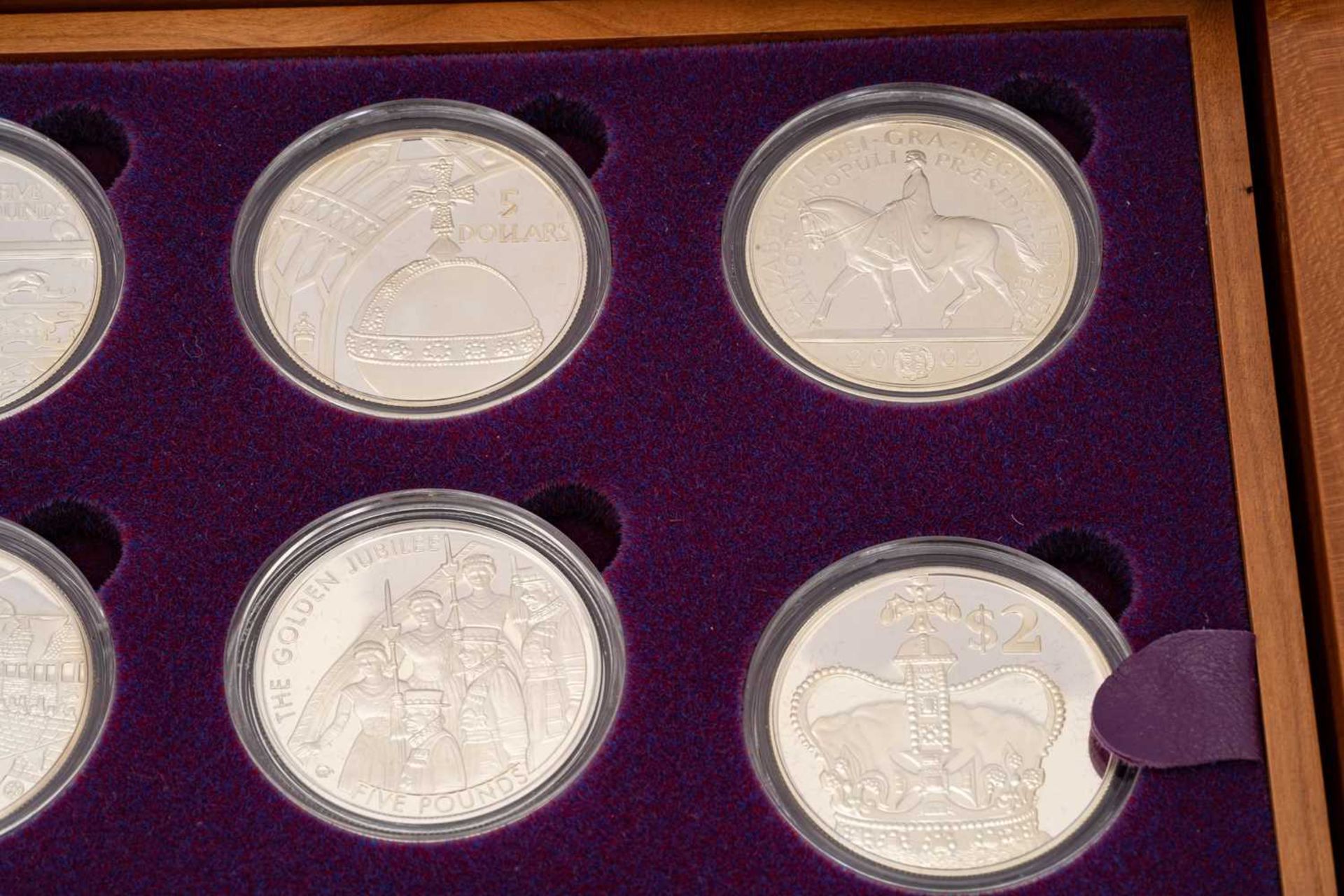 A Royal Mint Elizabeth II Golden Jubilee Collection of twenty-four silver proof crowns, no5453, in - Image 15 of 16