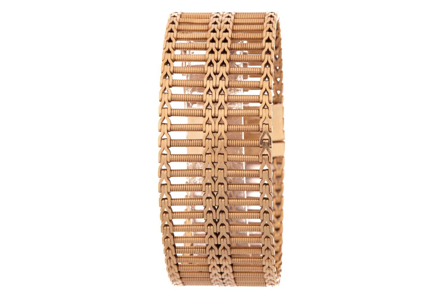 A 9ct yellow gold bracelet, comprising articulated links of reeded rod form, fastened with a - Image 3 of 7