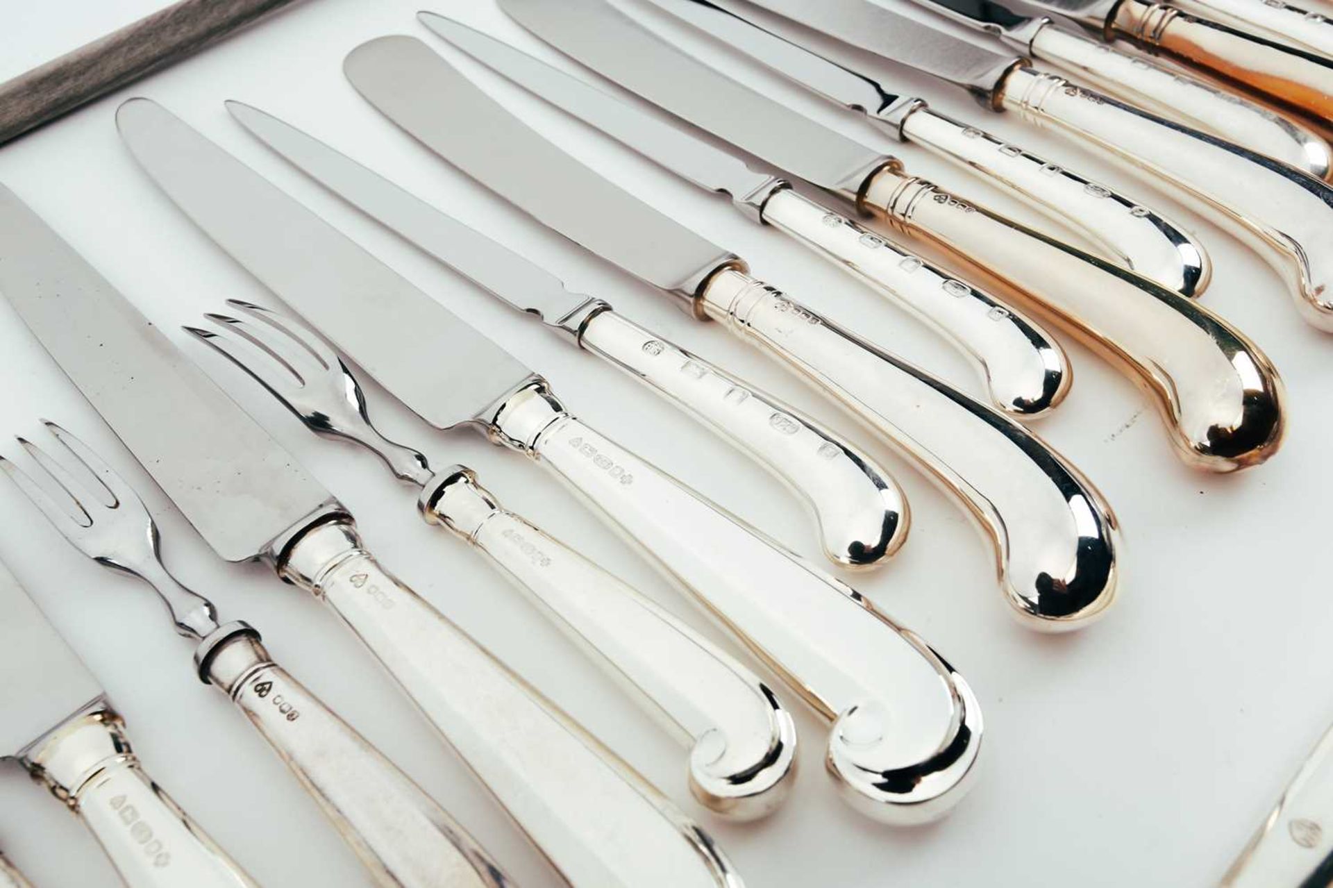 A mixed collection of modern silver-handled cutlery, including pistol grip dessert forks and various - Image 6 of 10