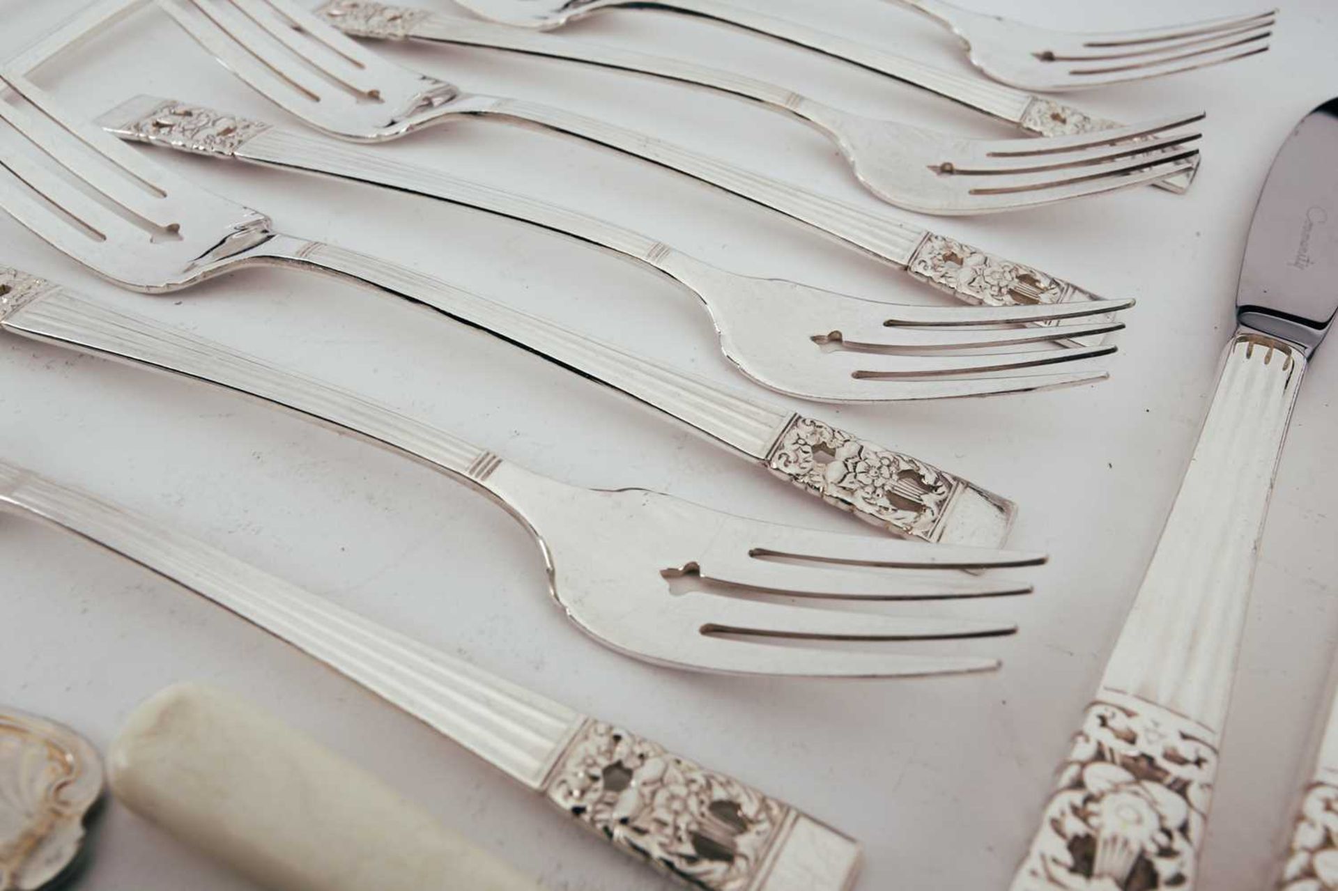 A tableware canteen of Community silver plate flatware, on four scroll legs, with three drawers; - Image 10 of 11