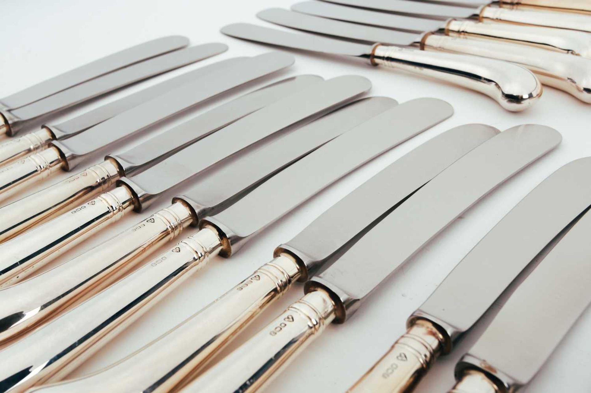 A mixed collection of modern silver handled knives by A Haviland-Nye, the majority pistol grip, - Image 9 of 11