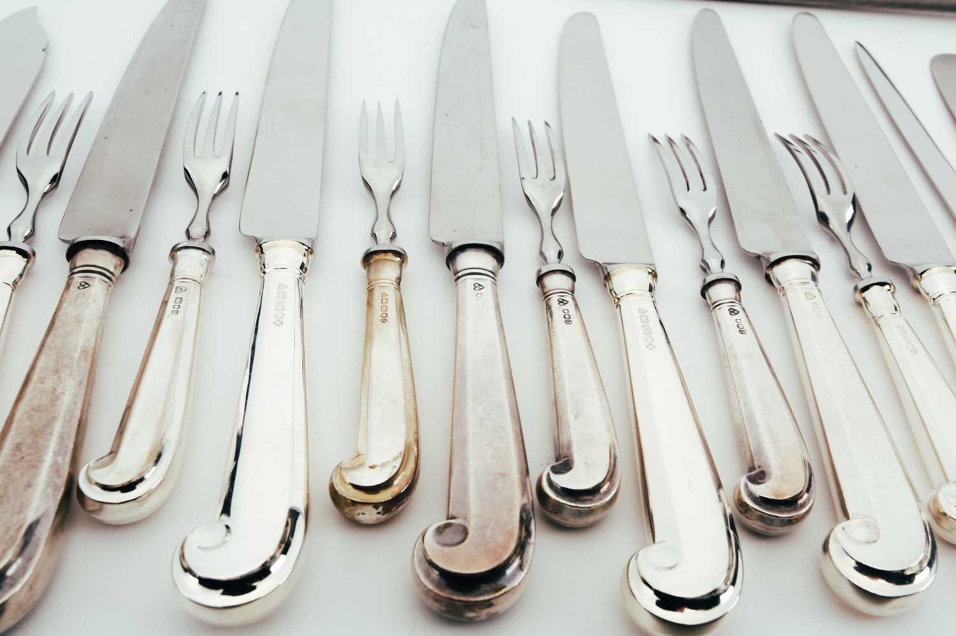 A mixed collection of modern silver-handled cutlery, including pistol grip dessert forks and various - Image 4 of 10