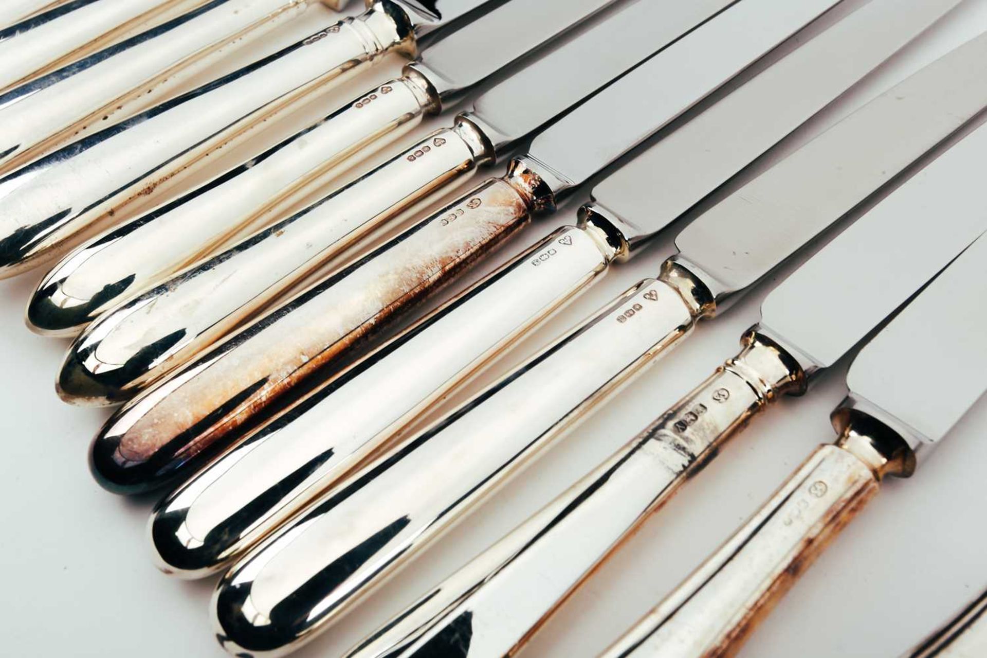 A collection of mostly modern matched kings pattern silver flatware, total weight 51.22 ozt ( - Bild 4 aus 7