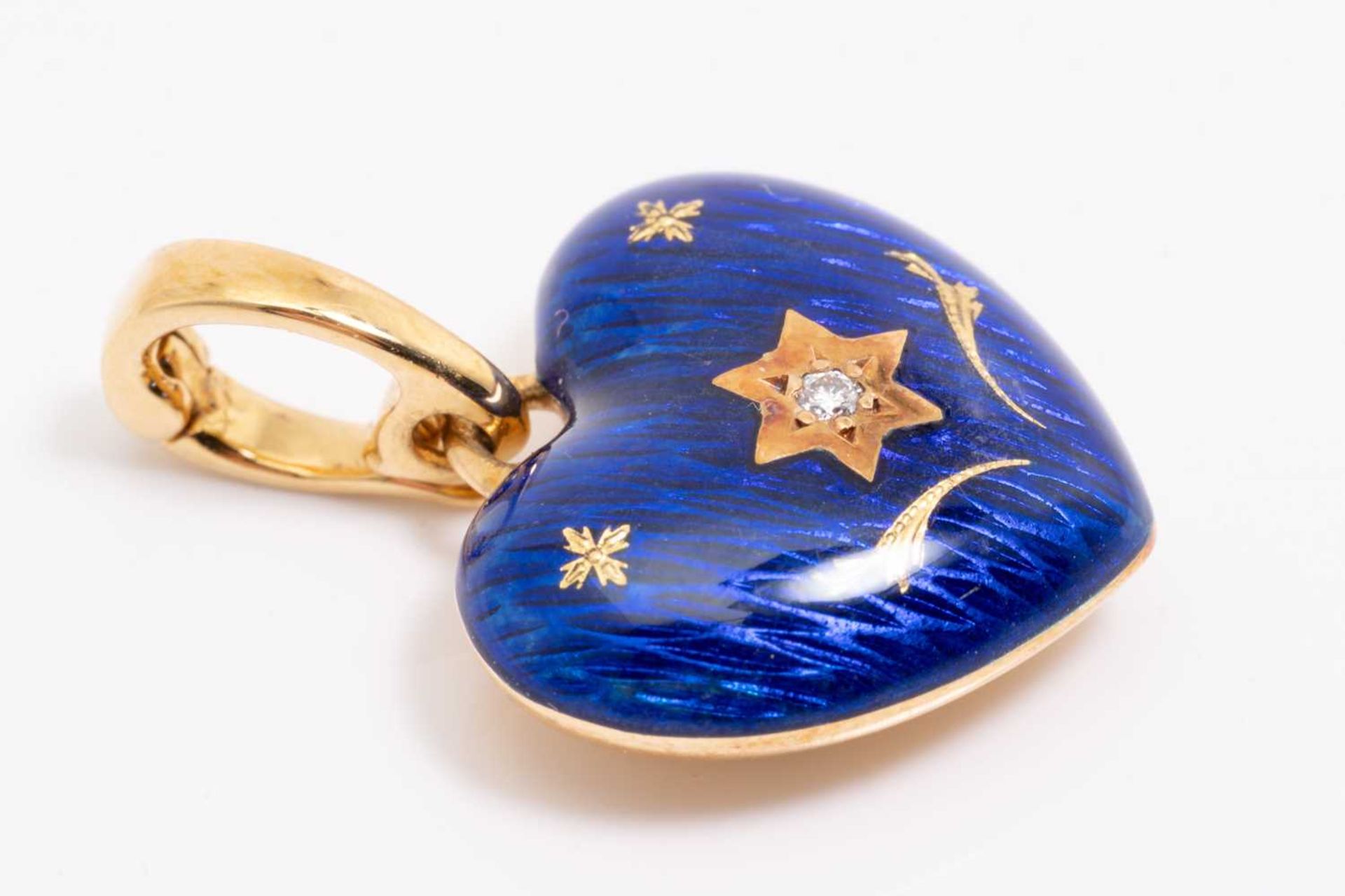 Fabergé - a diamond-set heart pendant in 18ct yellow gold, centred with a Star of David motif - Bild 3 aus 6