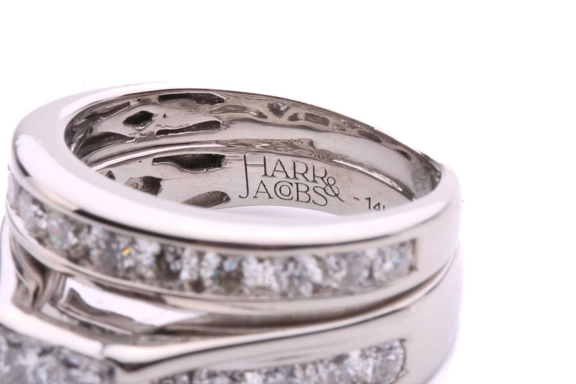 A diamond set bridal set rings, with 4 illusion set princess cut diamonds with an under hoop channel - Bild 8 aus 8