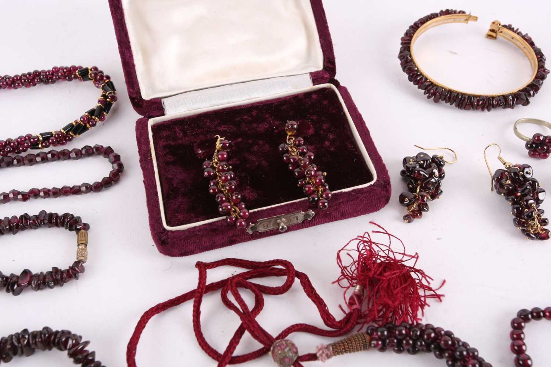 A large collection of garnet beaded jewellery; including four drawstring necklaces with adjustable - Image 2 of 8