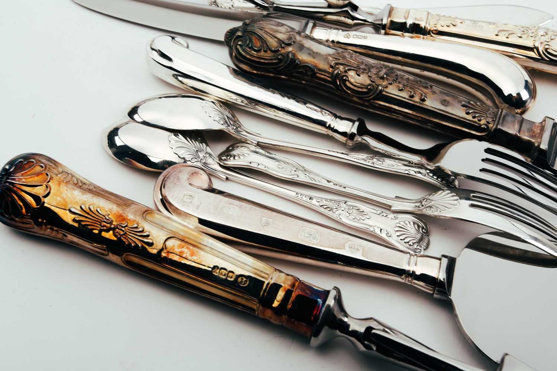 A mixed collection of various modern silver flatware, mainly kings pattern, teaspoons and other - Bild 4 aus 10