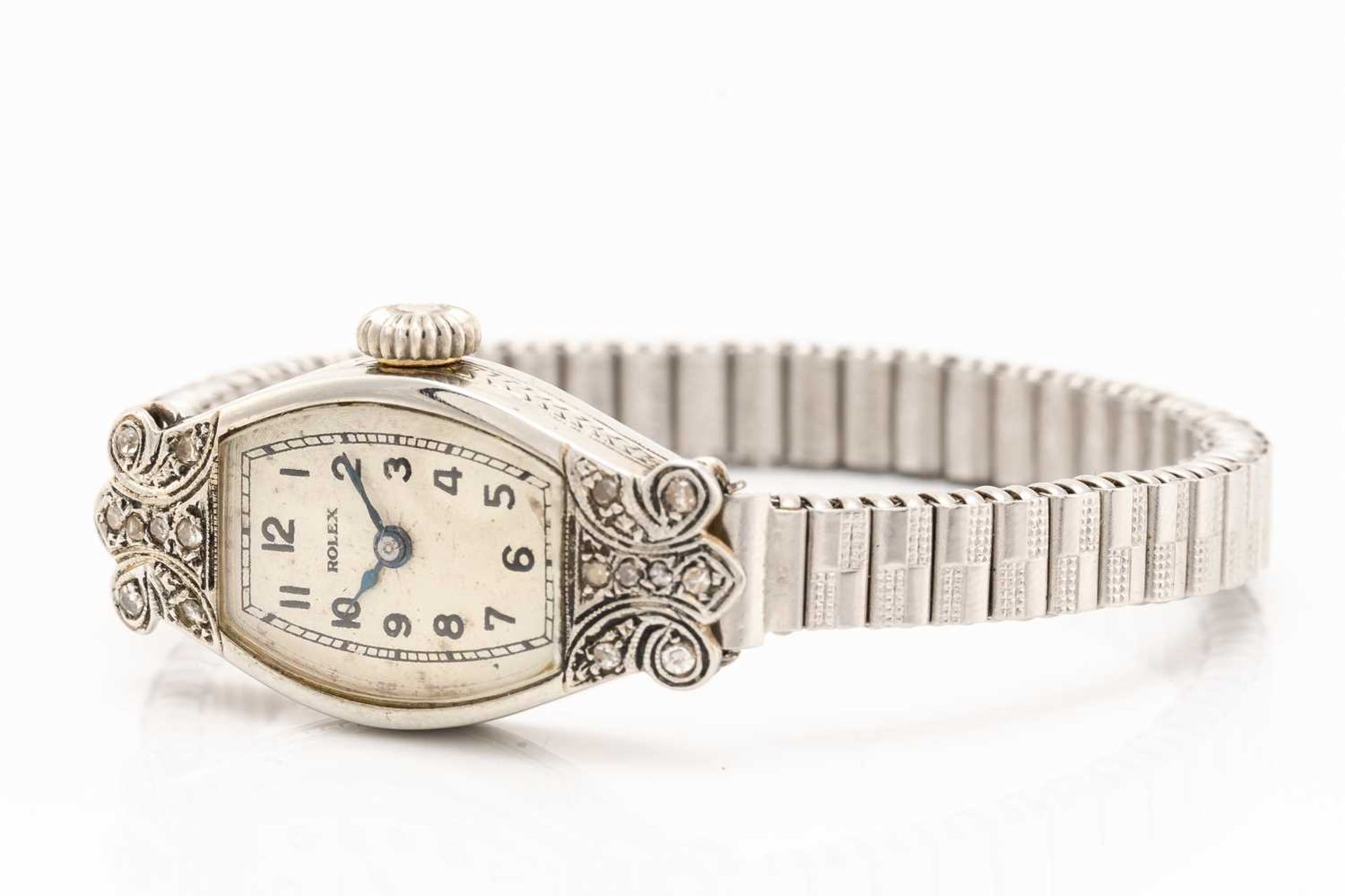 A 1937 Rolex lady's dress watch, featuring a Swiss made hand-wound movement in a white metal tonneau - Bild 2 aus 5