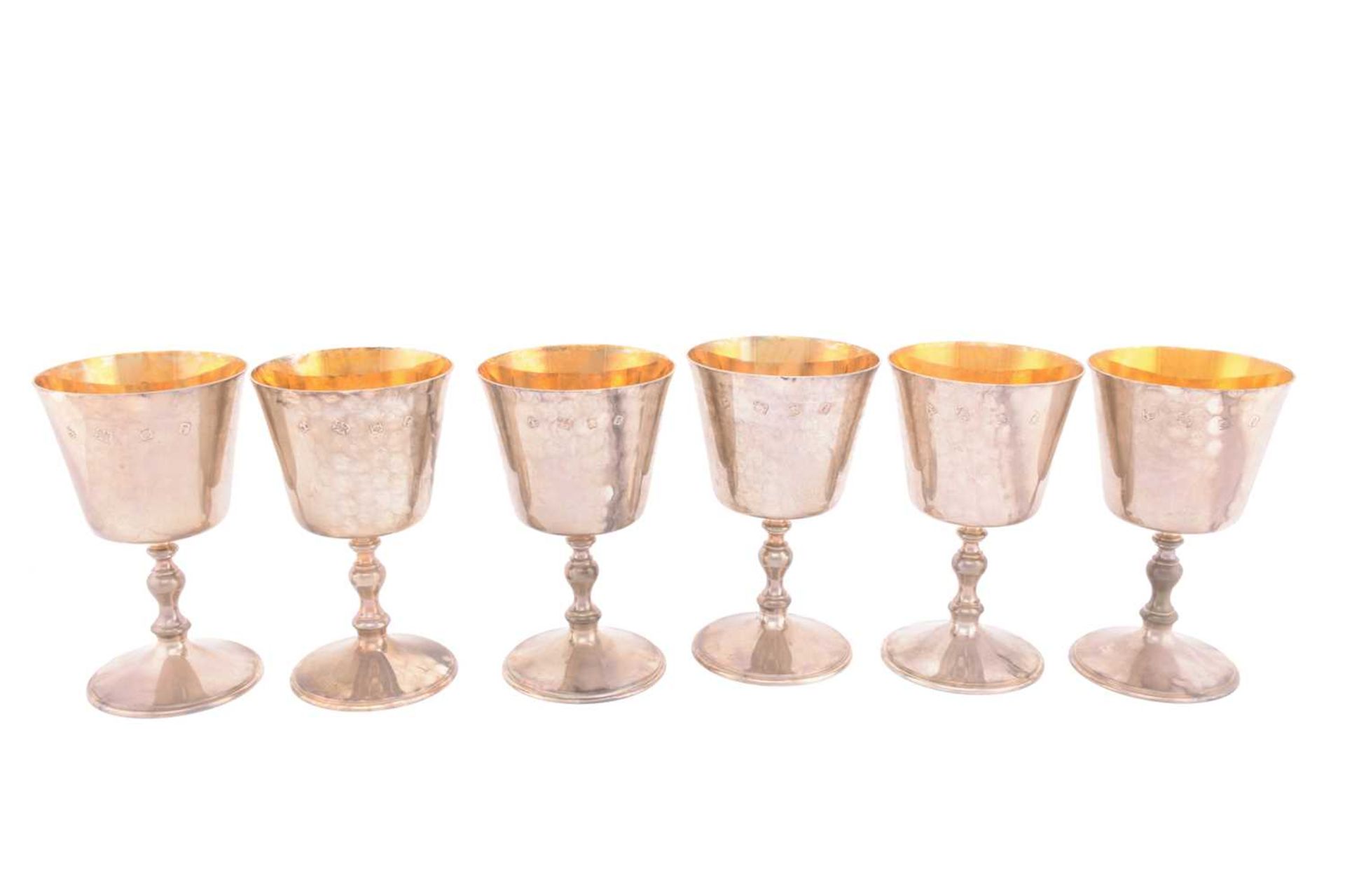 A set of six silver wine goblets, London 1974 by A Haviland-Nye, the tapering bowls with a gilt - Bild 2 aus 14