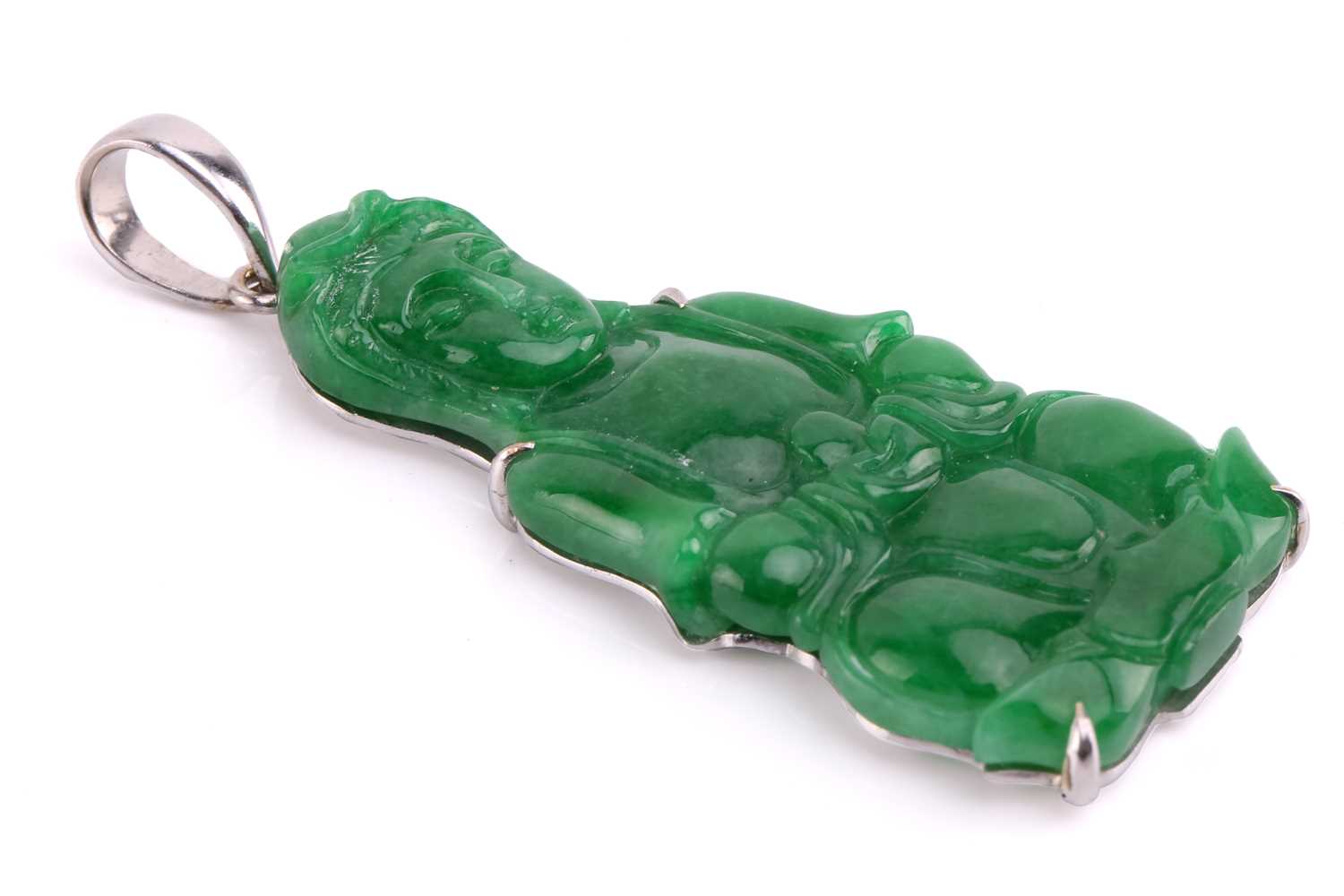 A Chinese carved jadeite Buddha pendant, depicting Shakyamuni Buddha performing Dhyana mudra on a - Image 3 of 4