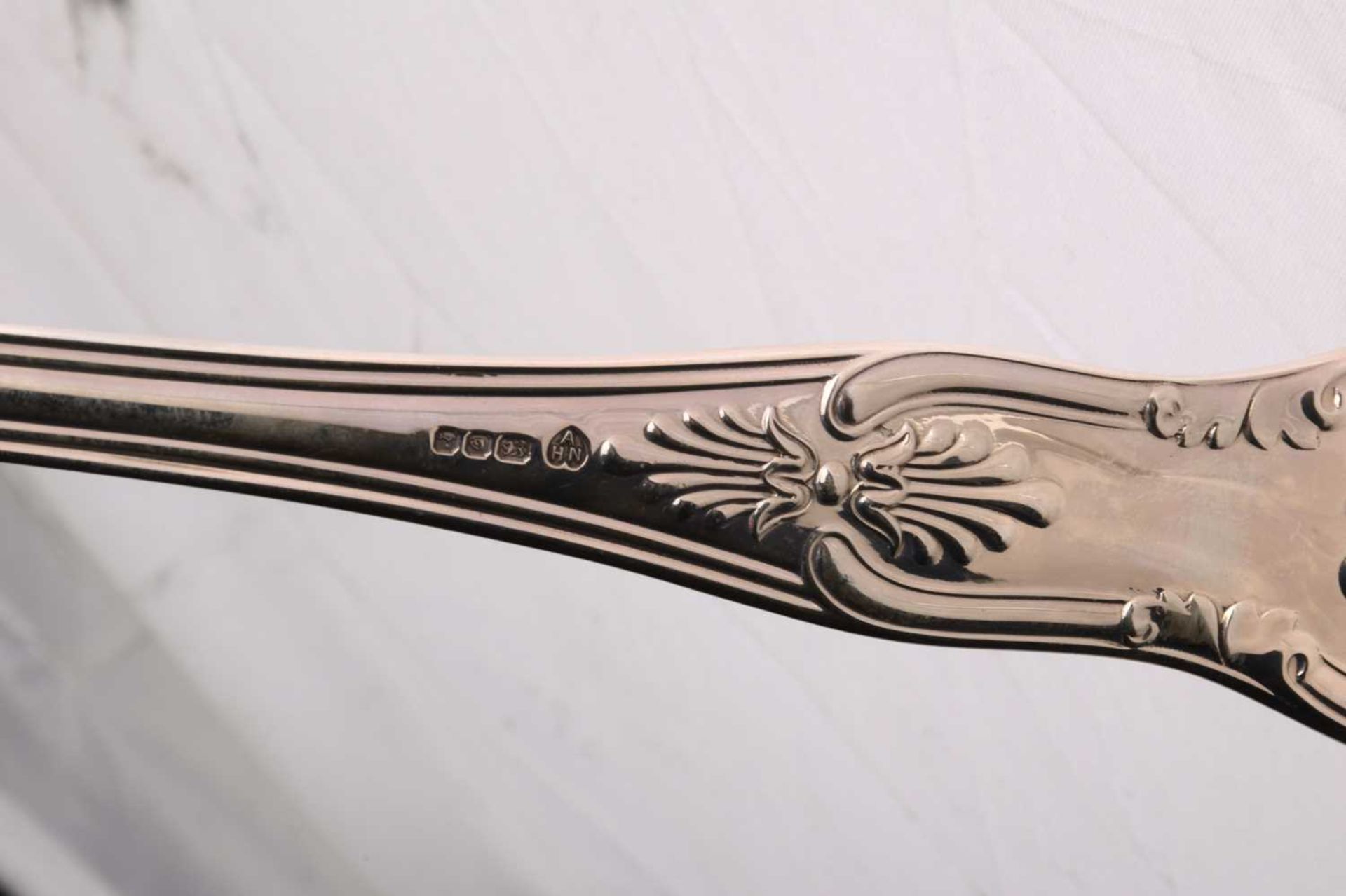 Six modern heavy gauge silver Kings pattern basting spoons, London 1972 by A Haviland-Nye, 50 ozt, - Image 4 of 4