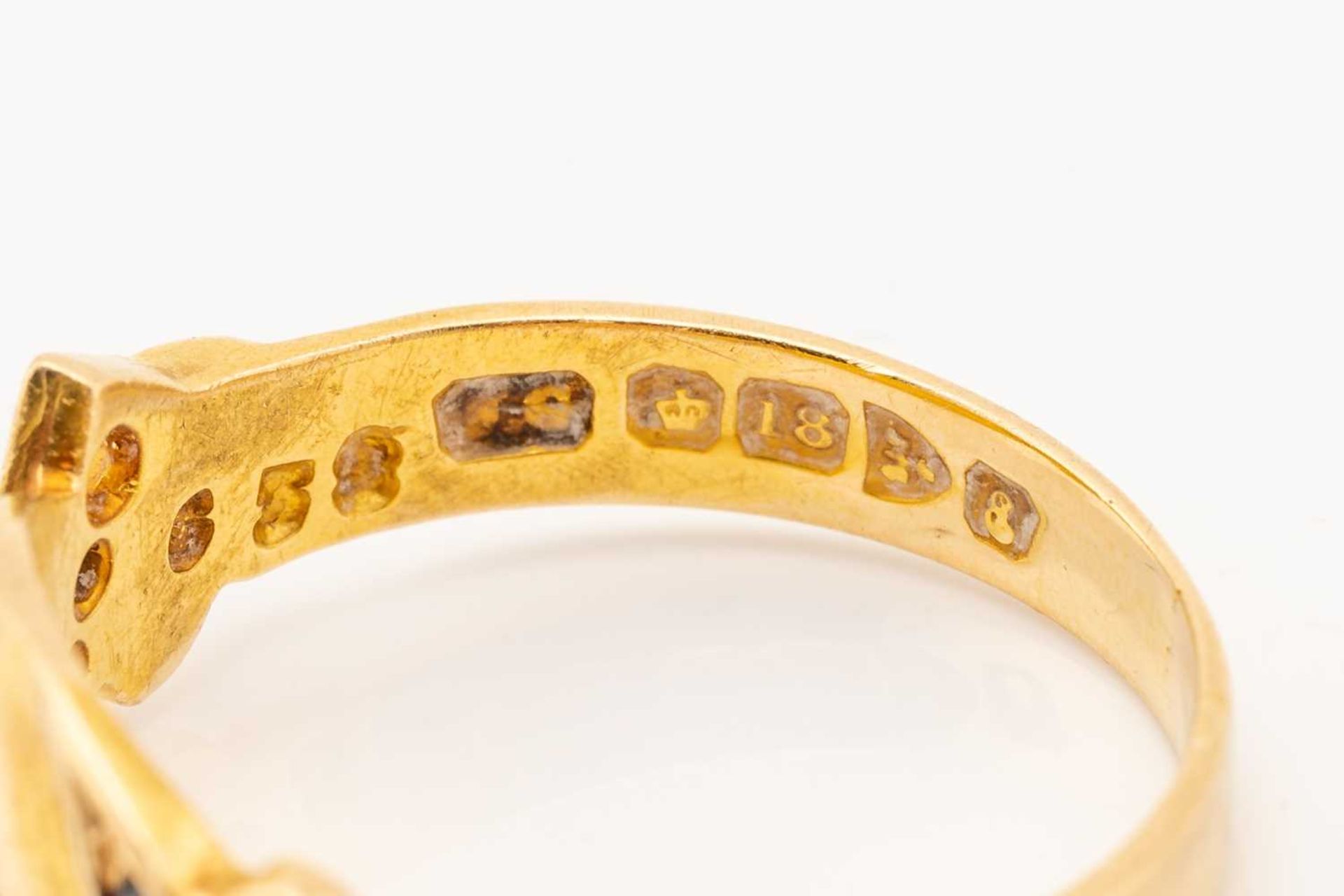 An Edwardian gem-set dress ring in 18ct gold and a diamond-set signet ring; the first ring comprises - Image 5 of 6