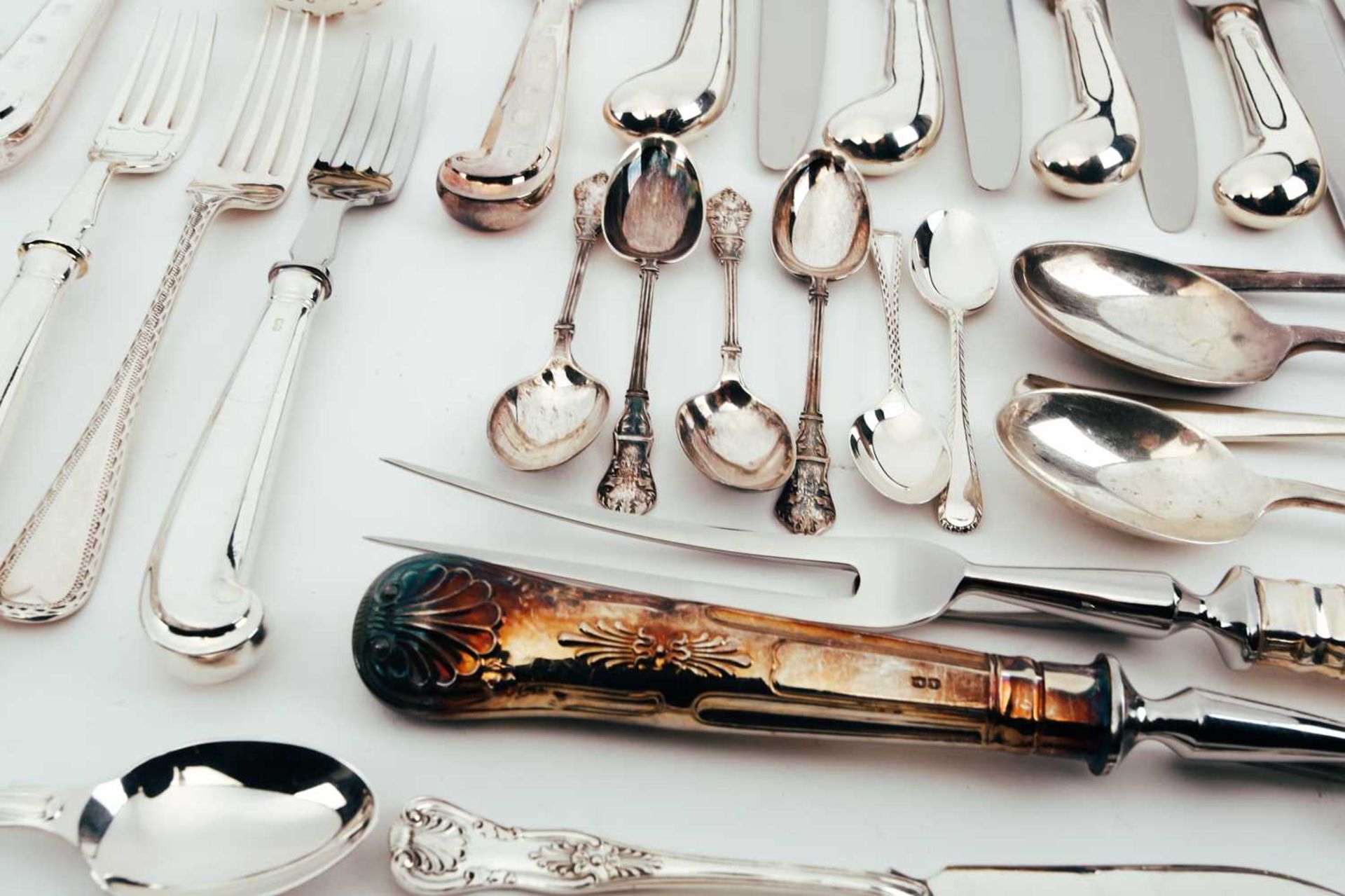 A mixed collection of various modern silver flatware, mainly kings pattern, teaspoons and other - Bild 5 aus 10