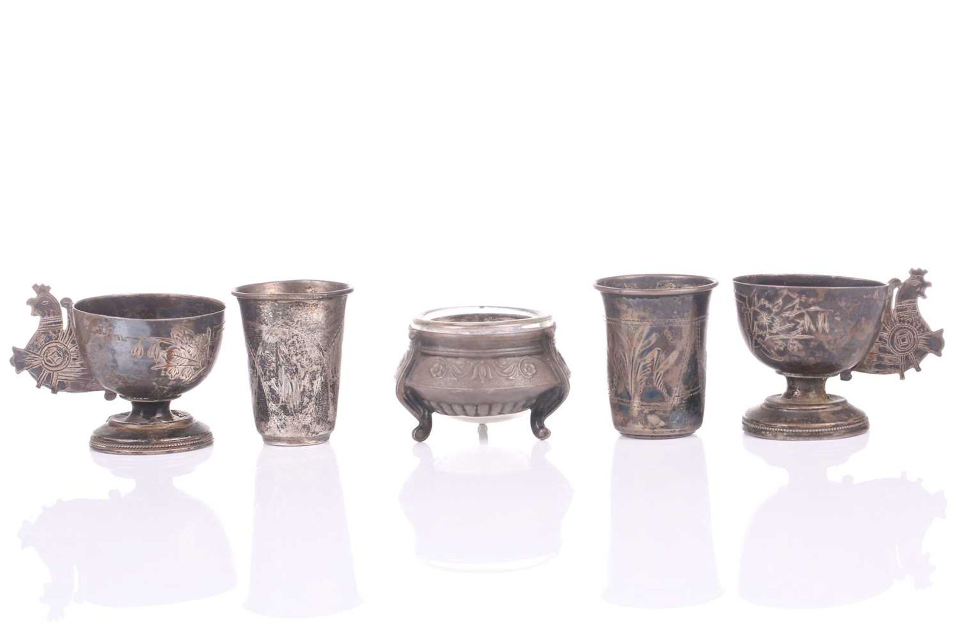 Three pairs of Russian silver vodka cups, each engraved with buildings and foliage, a set of six - Bild 5 aus 9