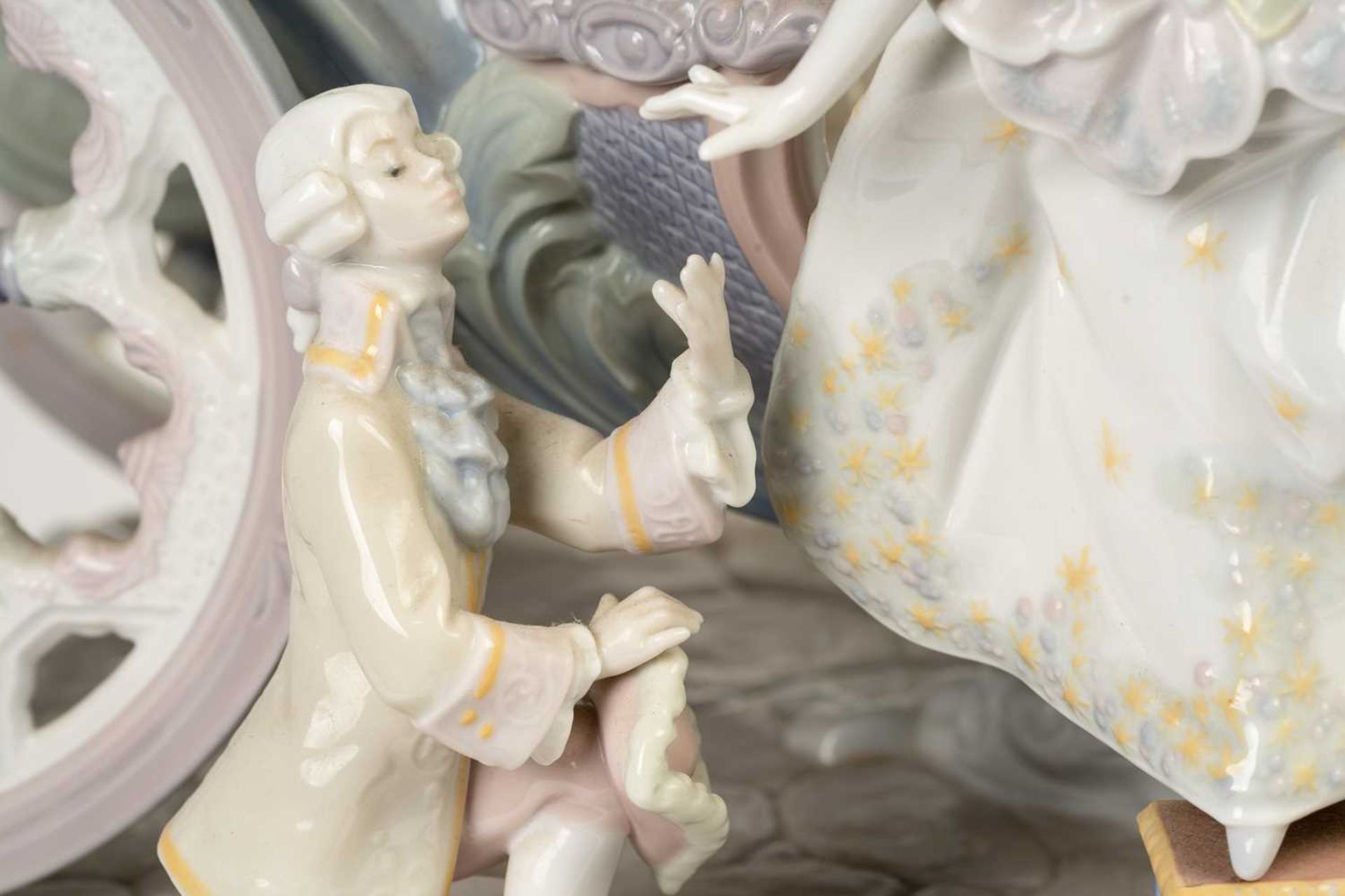 A large and impressive Lladro figure group, 'Cinderella's Arrival' No 263 (edition of 1,500?) - Bild 4 aus 18