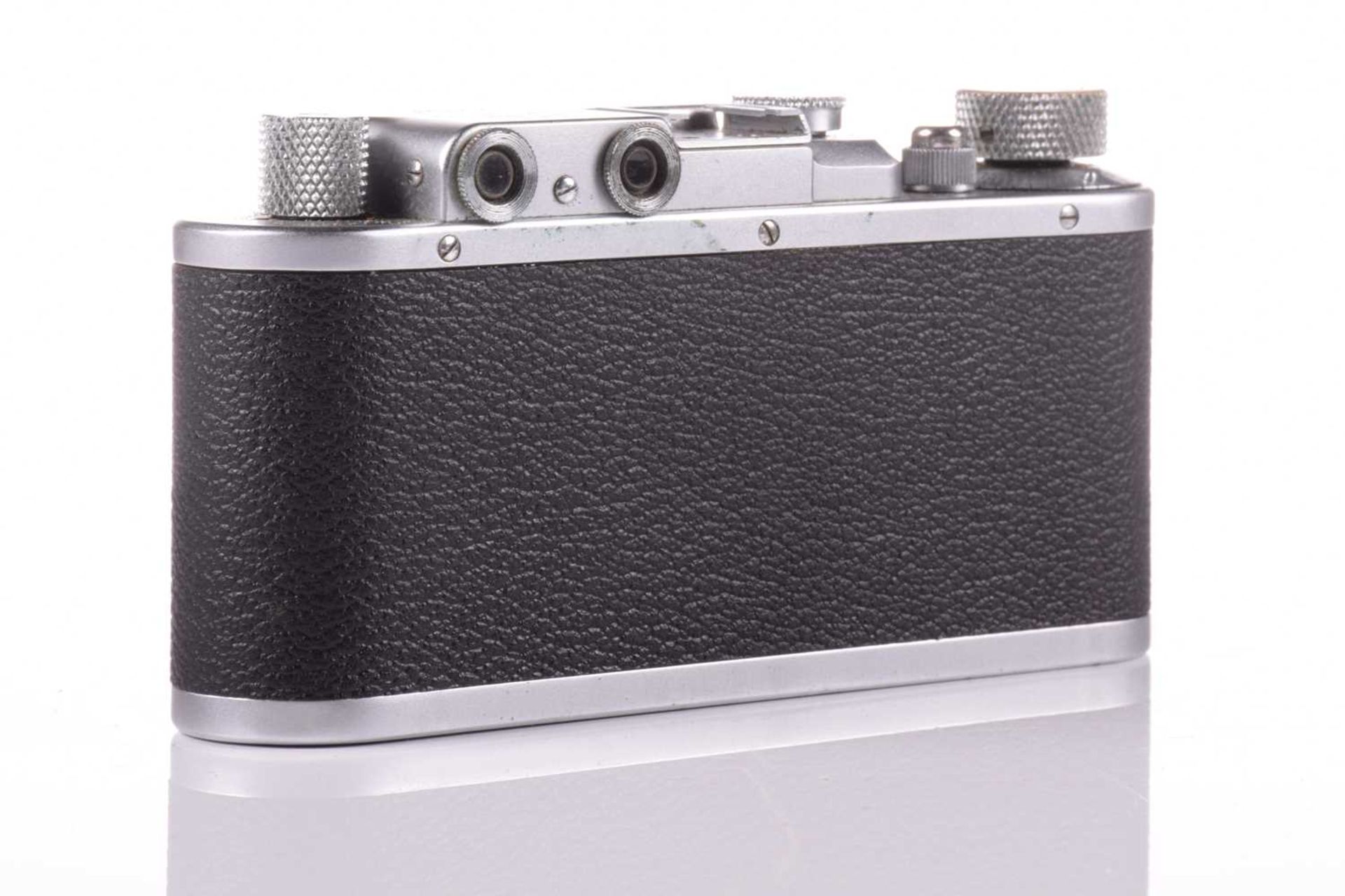 A Leitz Wetzlar Leica III Rangefinder camera, 35 mm, 1935, in original fitted leather case, serial - Bild 4 aus 14