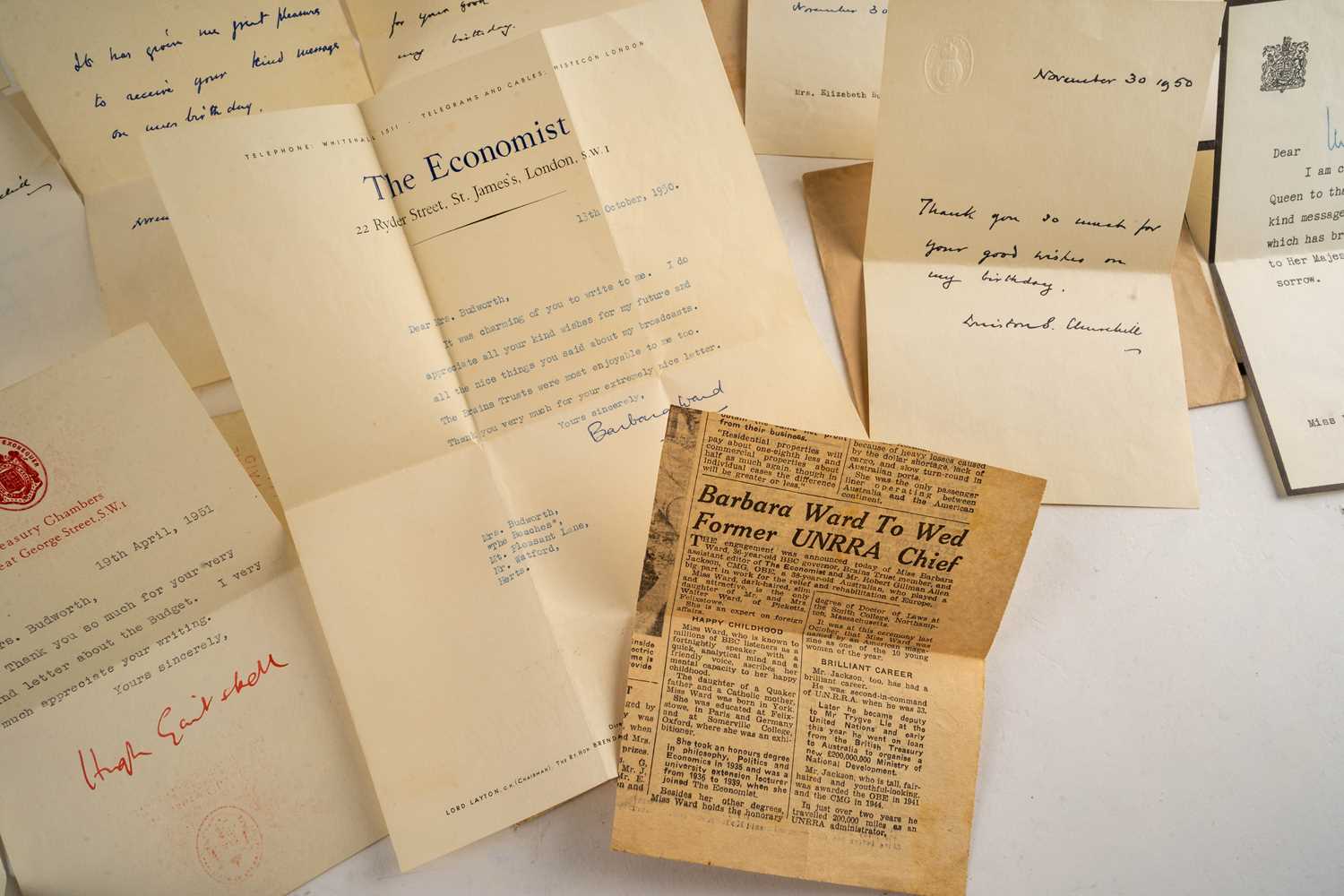 A collection of 1950s Winston Churchill facsimile thank you letters, including five on Downing - Image 4 of 13