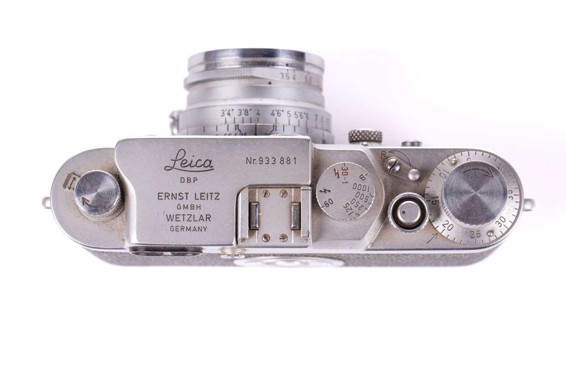 A 1958 Leica DBP Ernst Leitz GMBH Wetzlar IIIg camera, (No 933881), with Ernst Leitz GMBH Wetzlar - Image 7 of 20