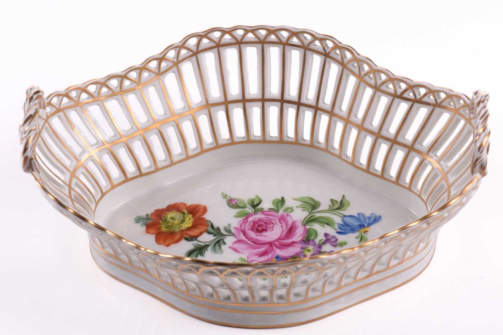 A collection of decorative ceramics items, including a two-handled Dresden chestnut basket, - Image 30 of 34