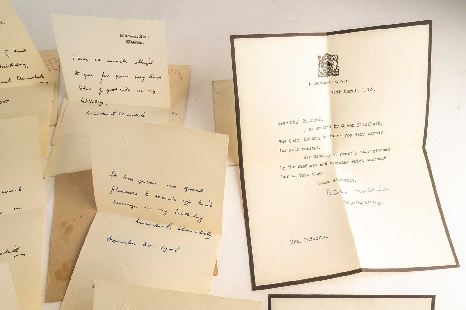 A collection of 1950s Winston Churchill facsimile thank you letters, including five on Downing - Image 7 of 13