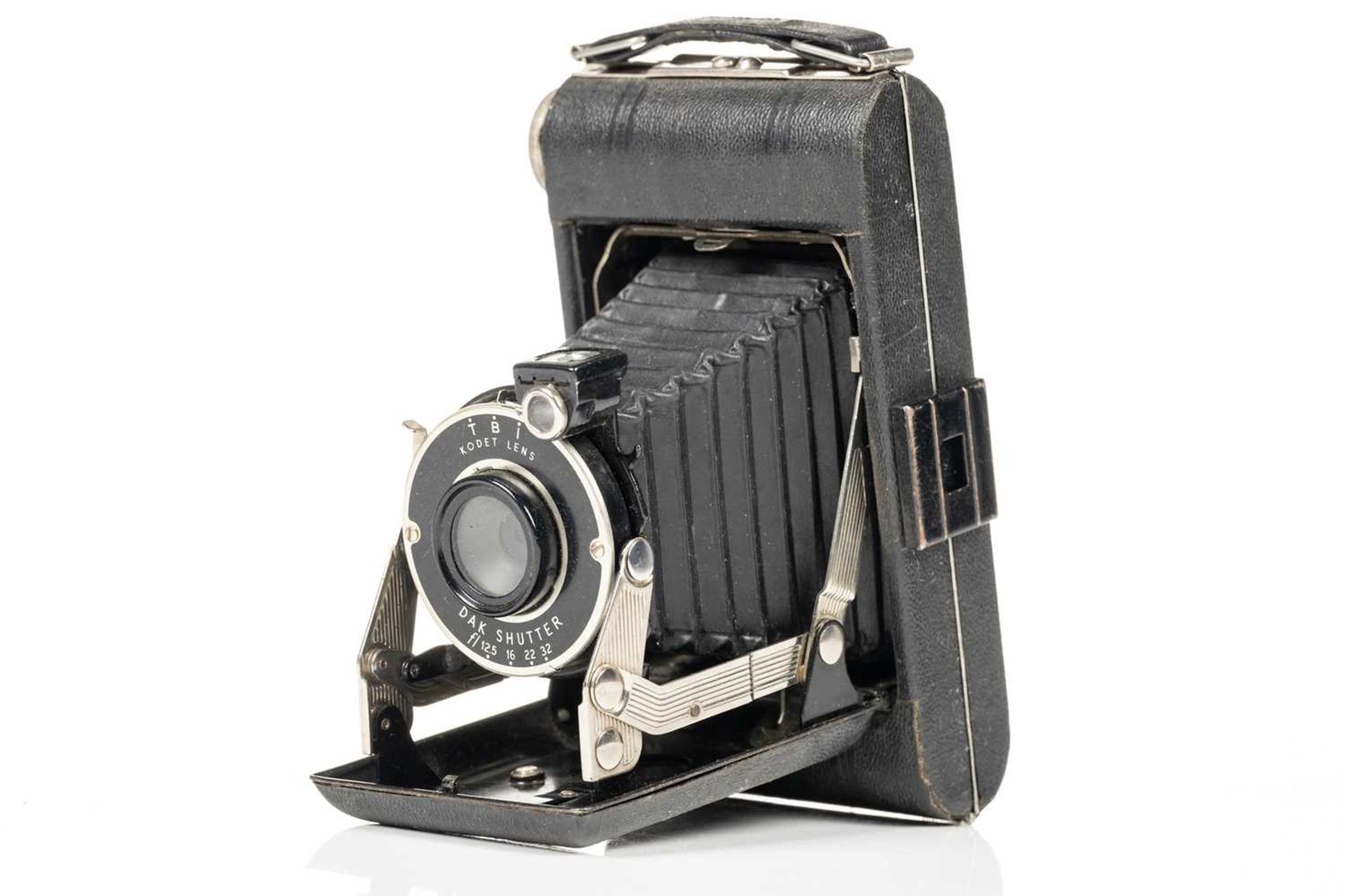 A collection of Edwardian and later cameras, to include a Linhof Technika of Germany standard 5 x - Image 14 of 31