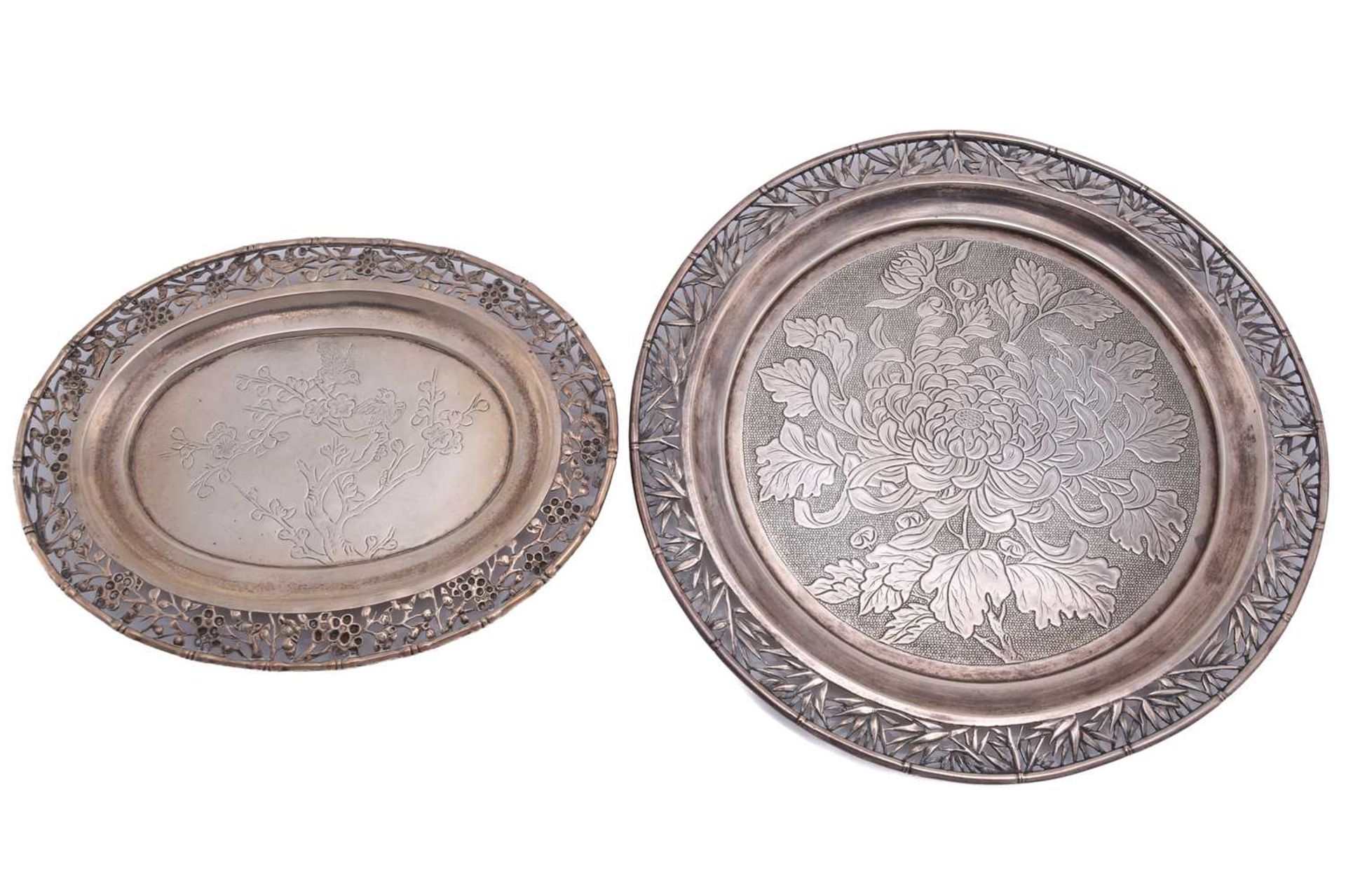 A Chinese silver salver, Wang Hing, late Qing, engraved with a large peony within a pierced bamboo - Bild 2 aus 8